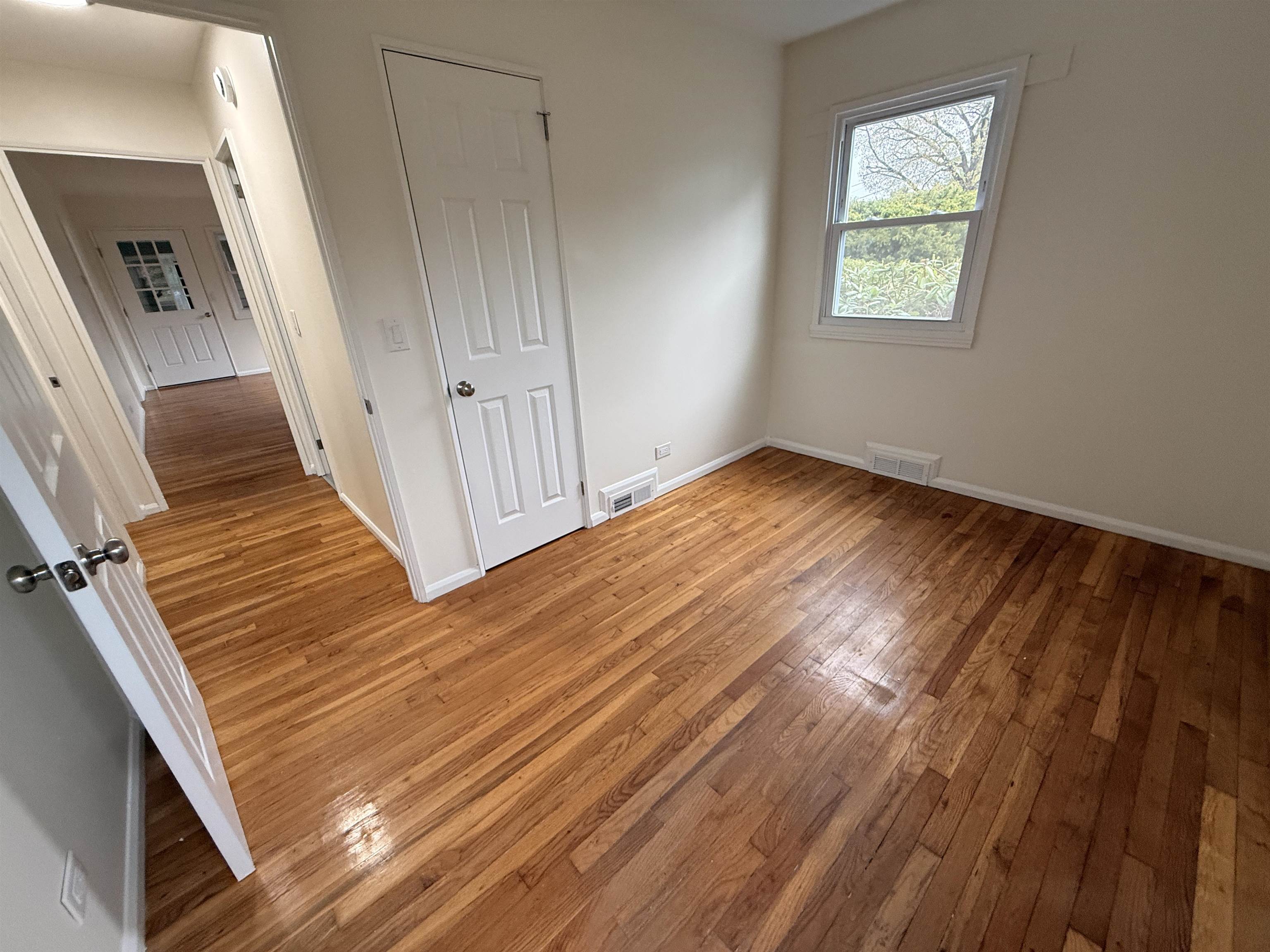 15 Woodbury Lane