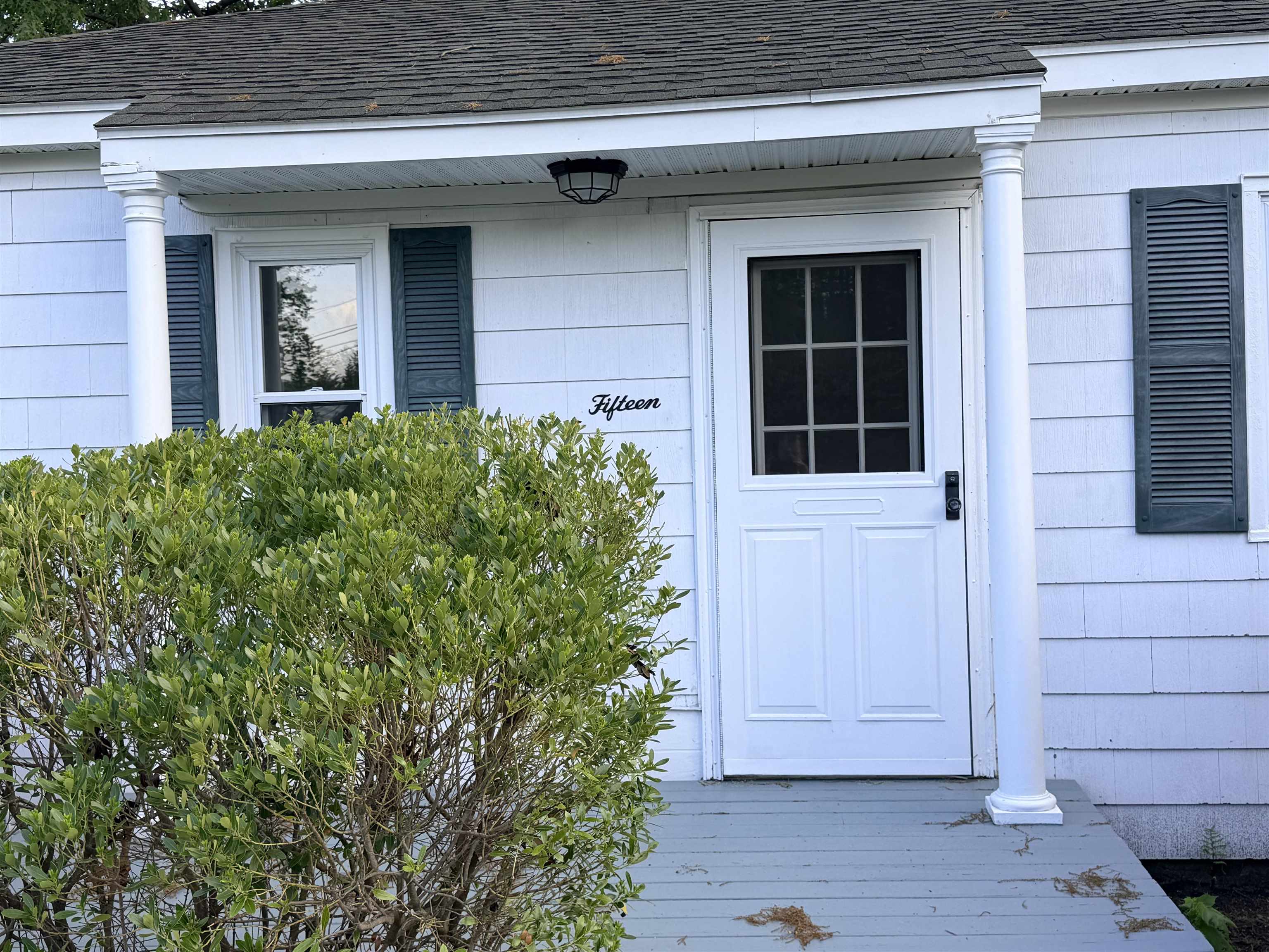 15 Woodbury Lane