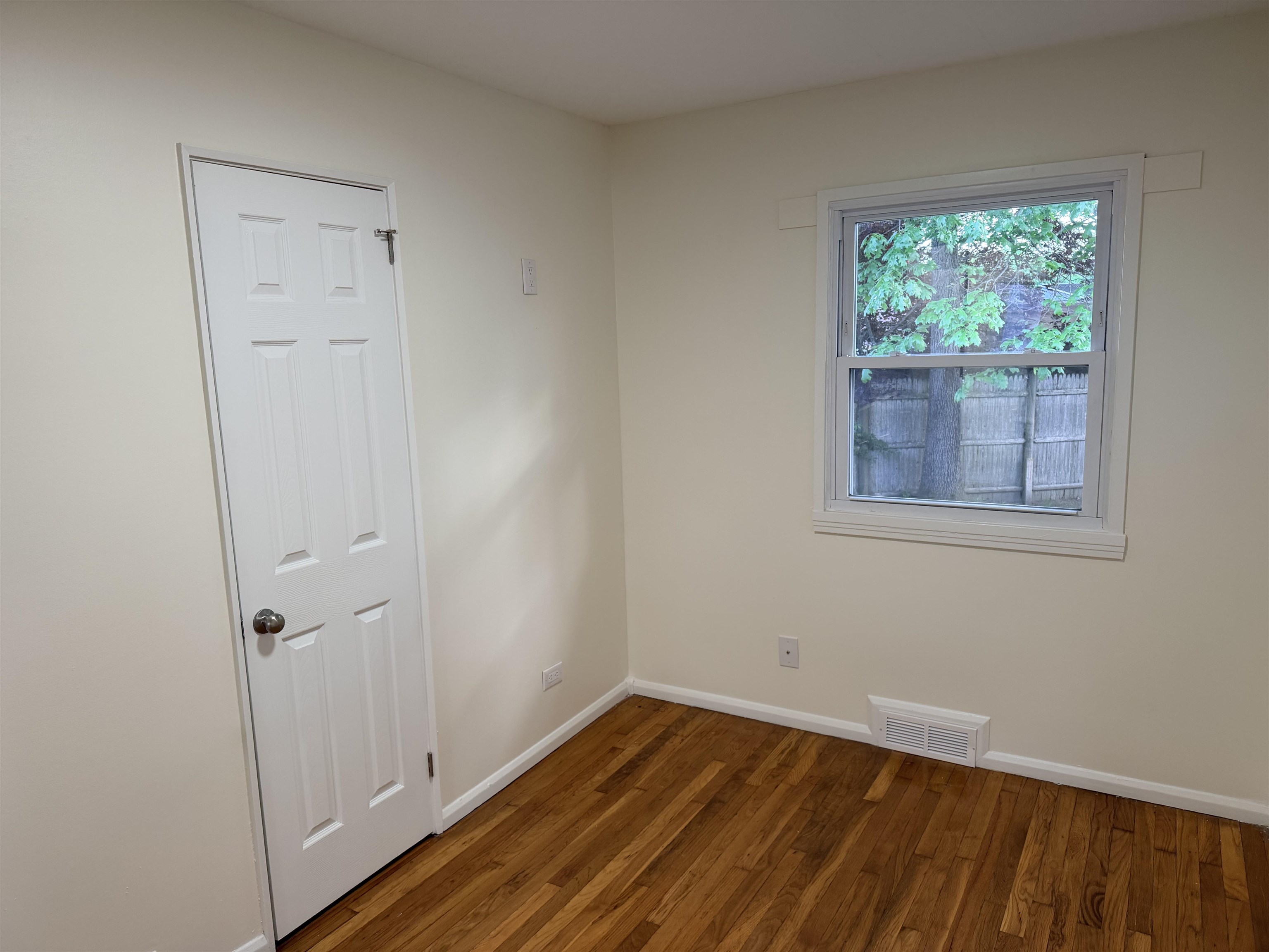 15 Woodbury Lane