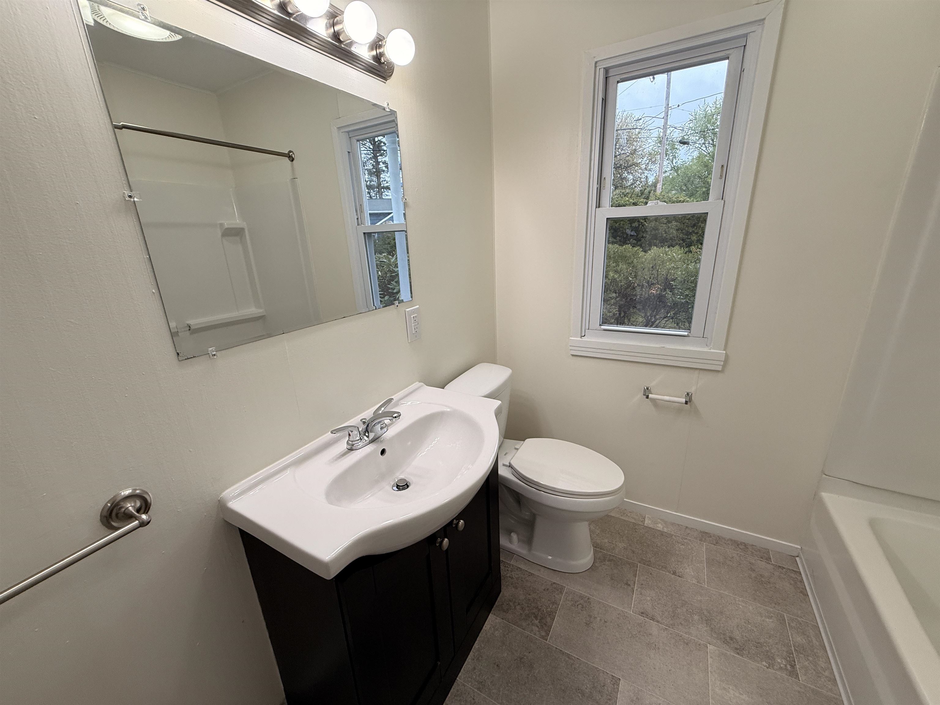 15 Woodbury Lane