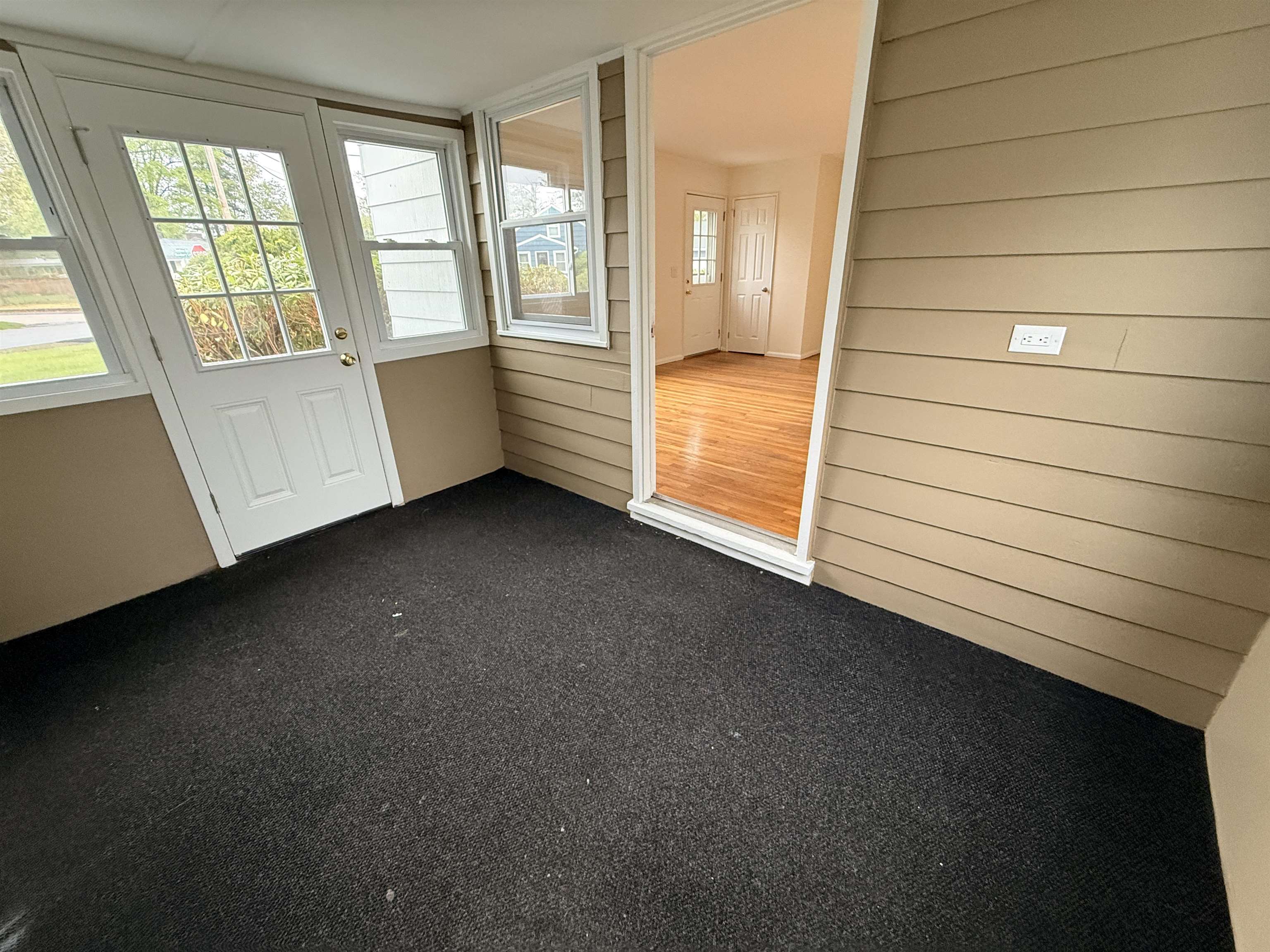 15 Woodbury Lane