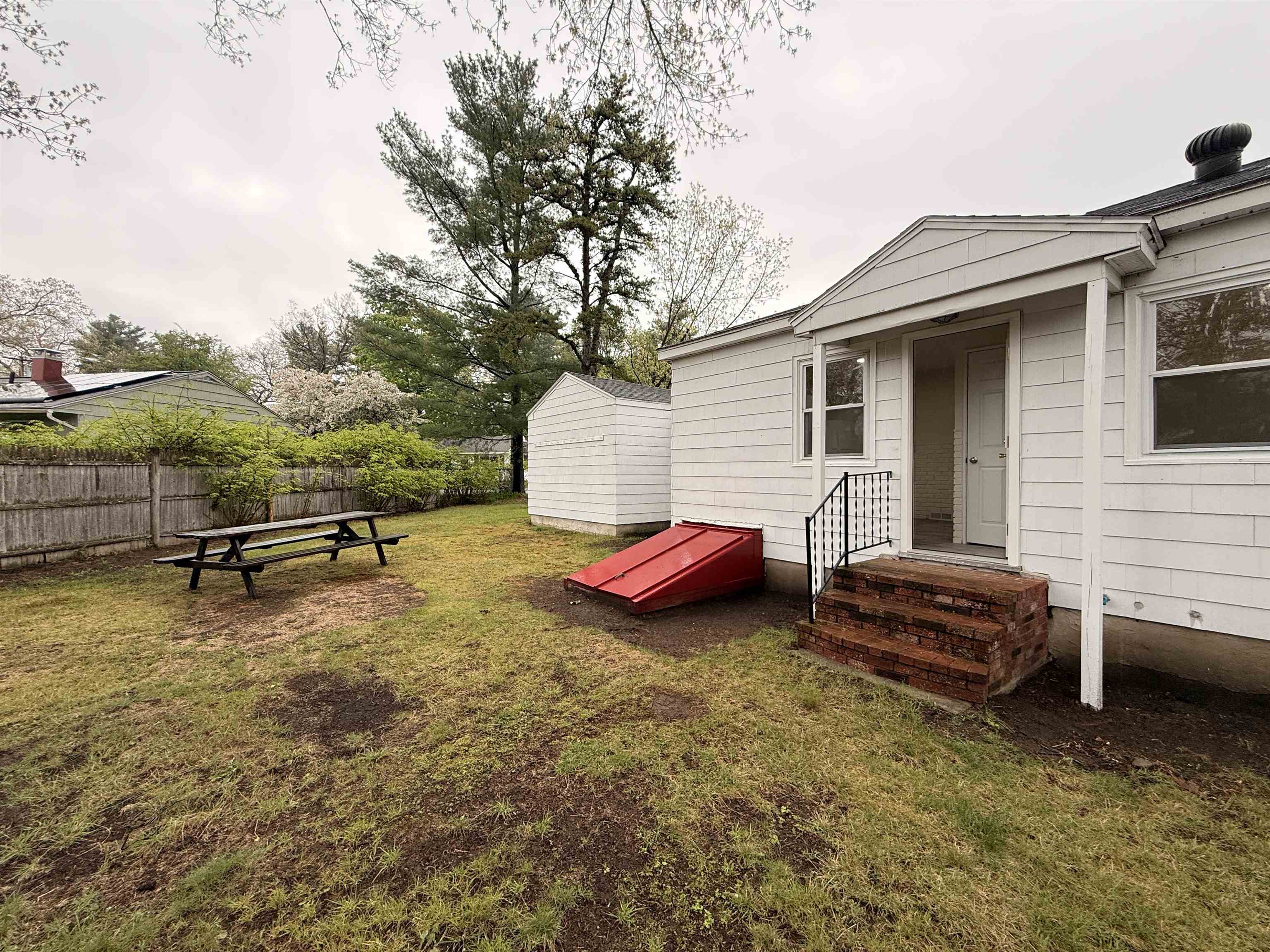 15 Woodbury Lane