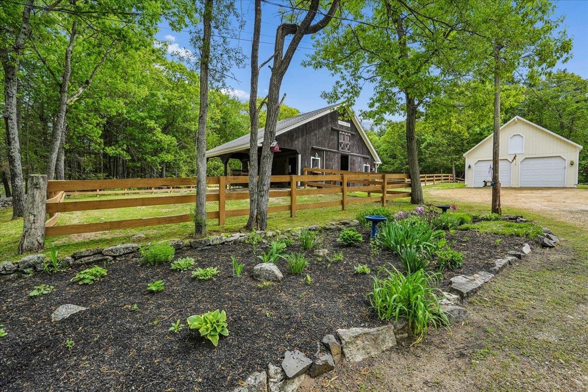 15 Tandy Rd, Deerfield, NH 03037