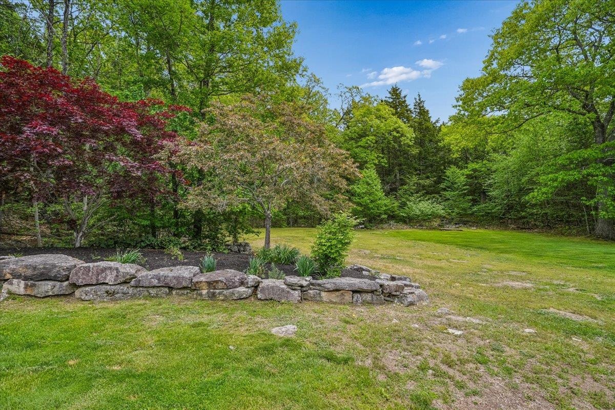 15 Tandy Rd, Deerfield, NH 03037