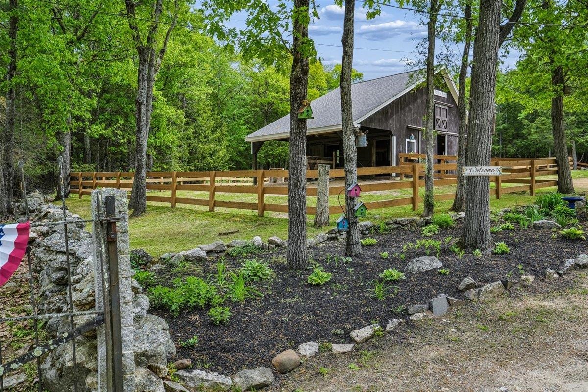 15 Tandy Rd, Deerfield, NH 03037