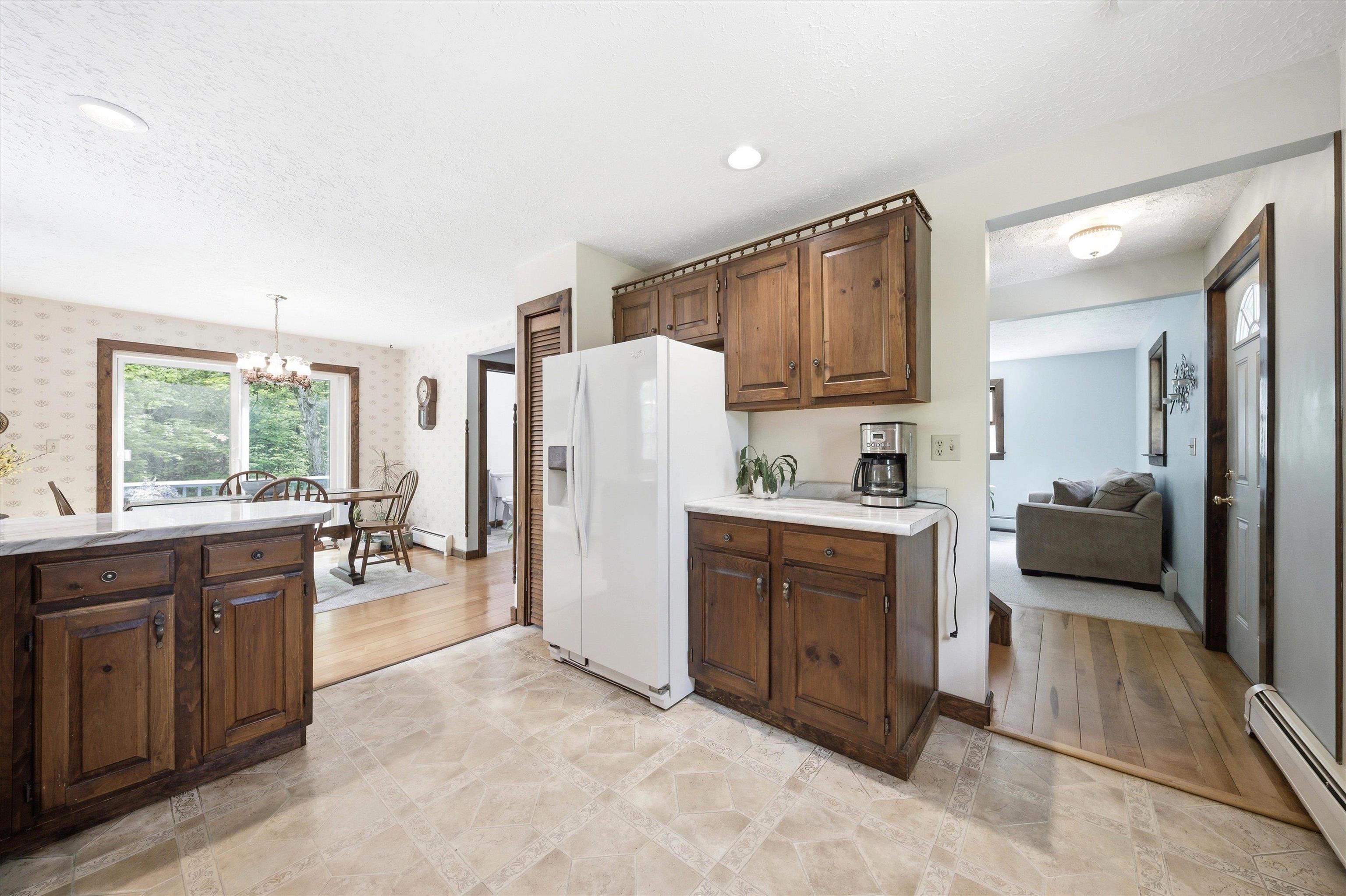 199 Oak Hill Rd, Francestown, NH 03043