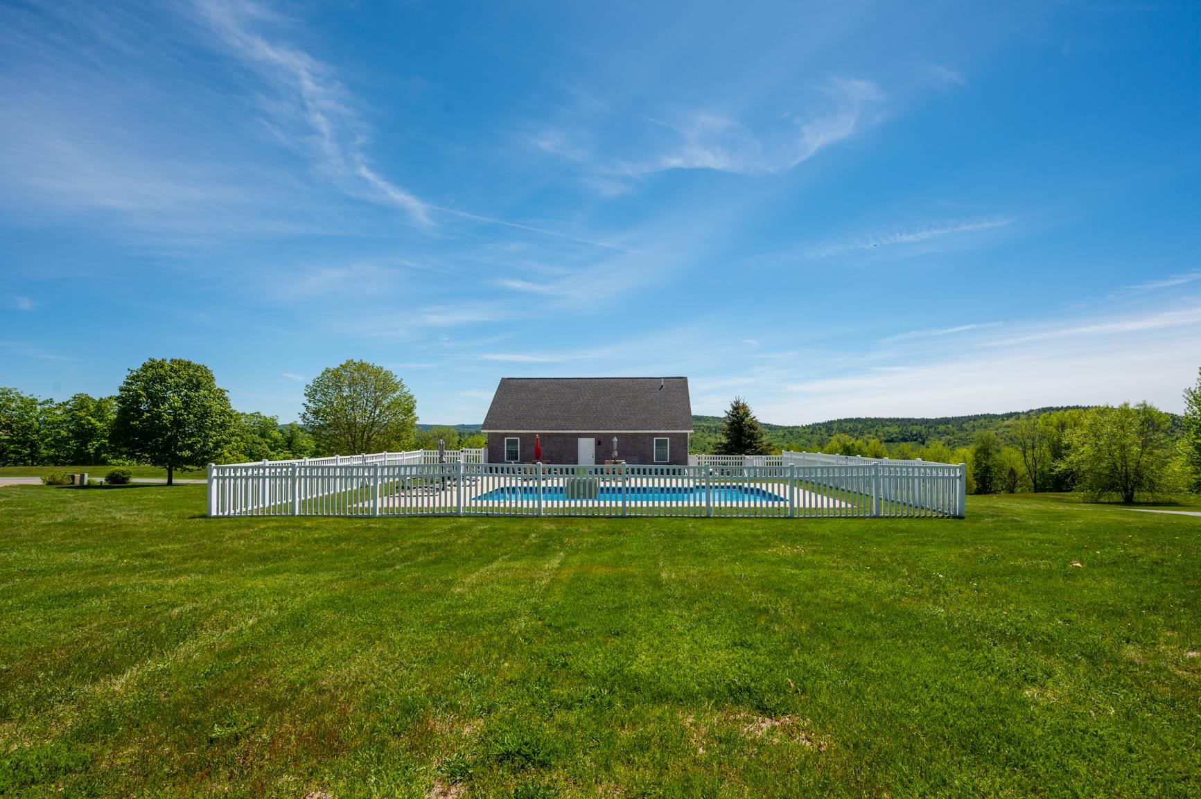 21 Wintercroft Cir, Grantham, NH 03781