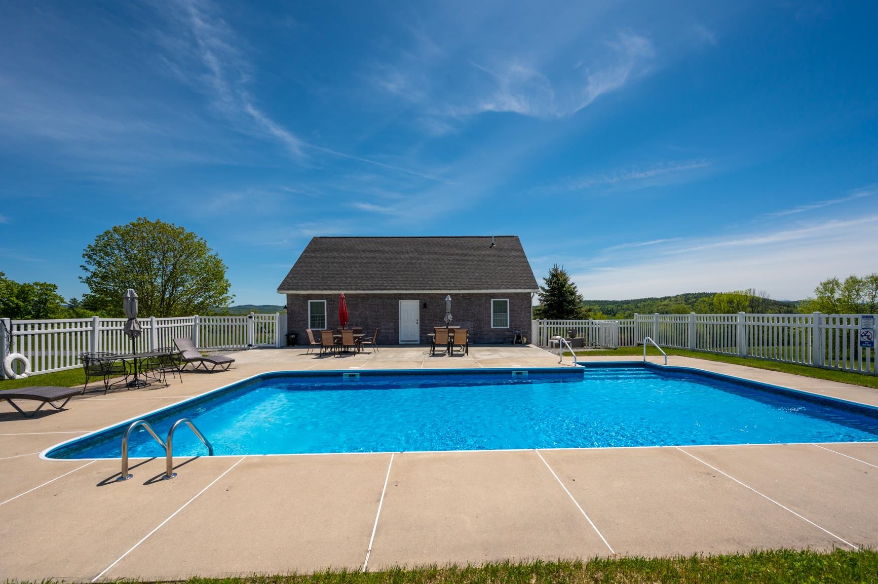 21 Wintercroft Cir, Grantham, NH 03781