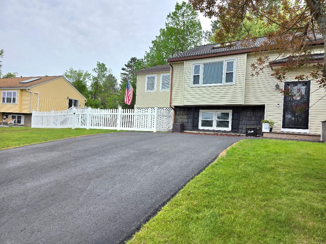 6 L Matthew Dr, Derry, NH 03038