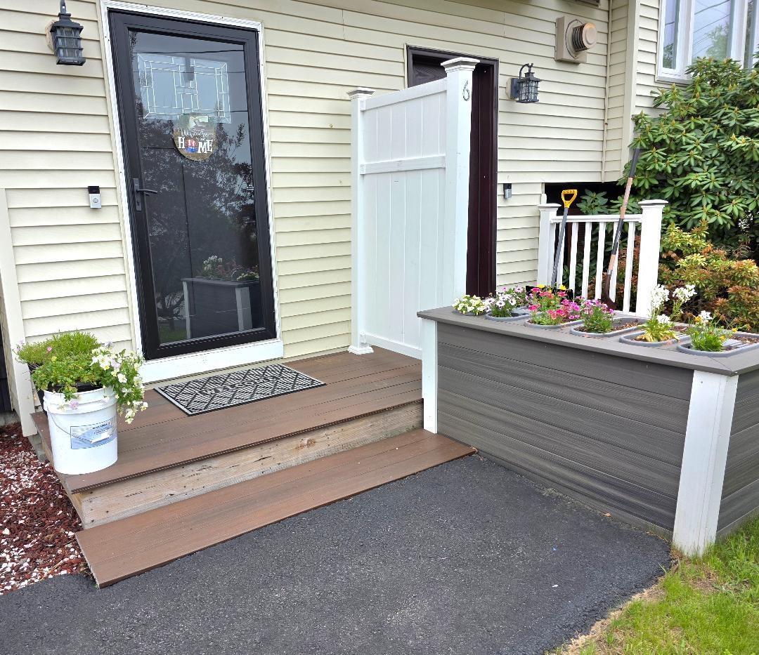 6 L Matthew Dr, Derry, NH 03038