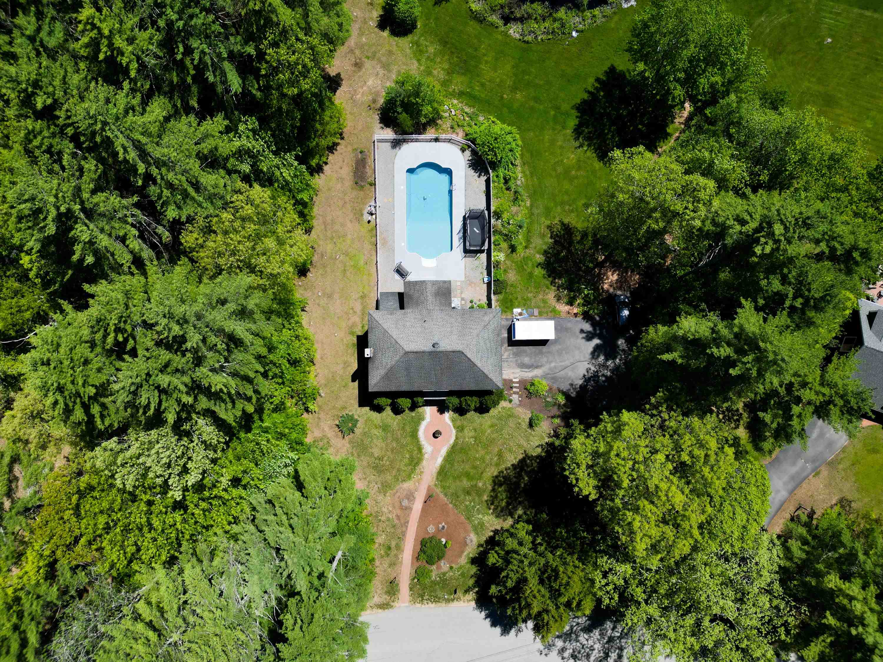 15 Kelso Dr, Bow, NH 03304