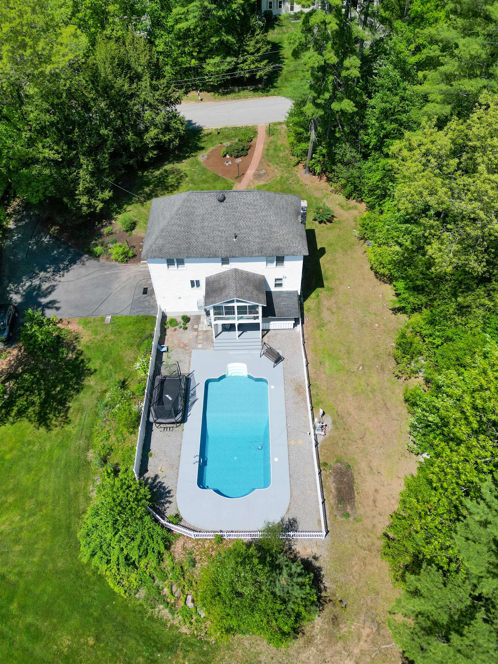 15 Kelso Dr, Bow, NH 03304