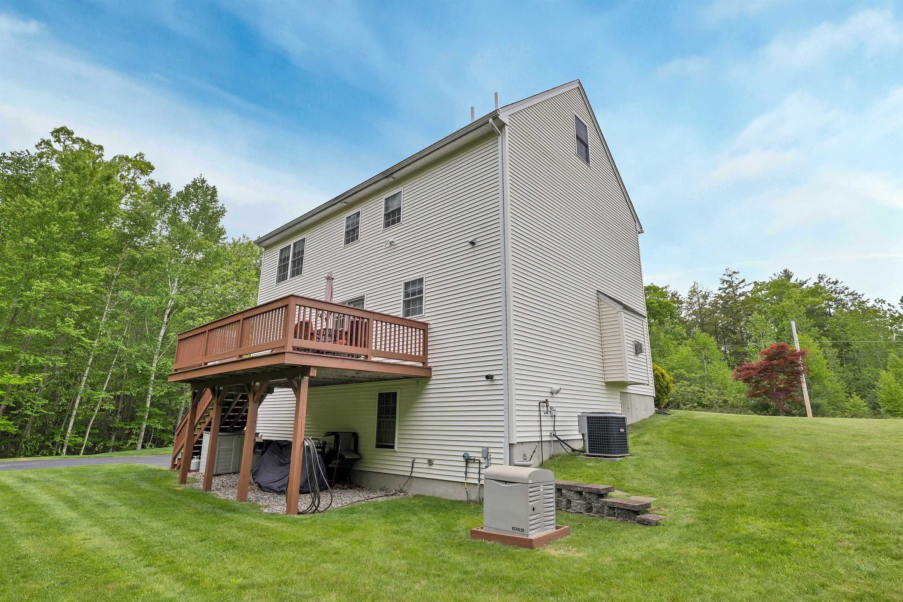 25 Penacook Rd, Sandown, NH 03873