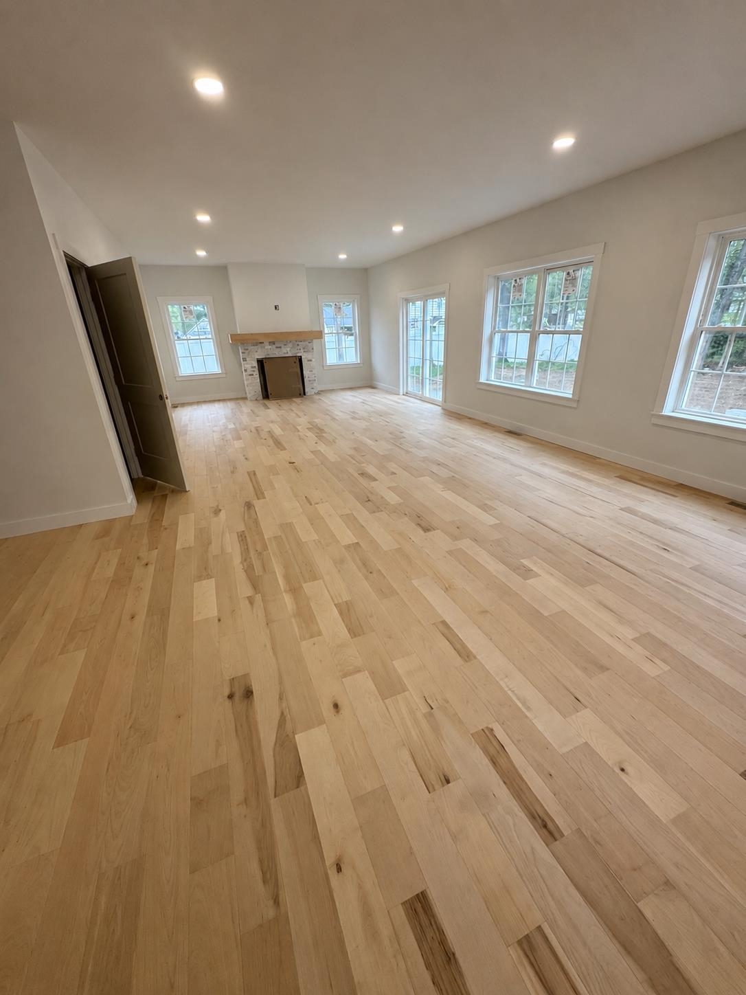 144 South Mast St, Goffstown, NH 03045