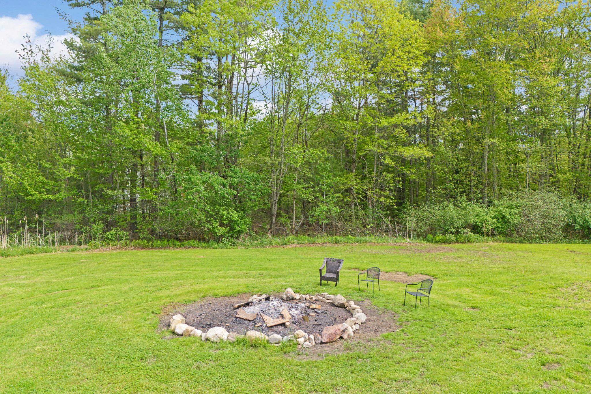 74 Little River Rd, Kingston, NH 03848