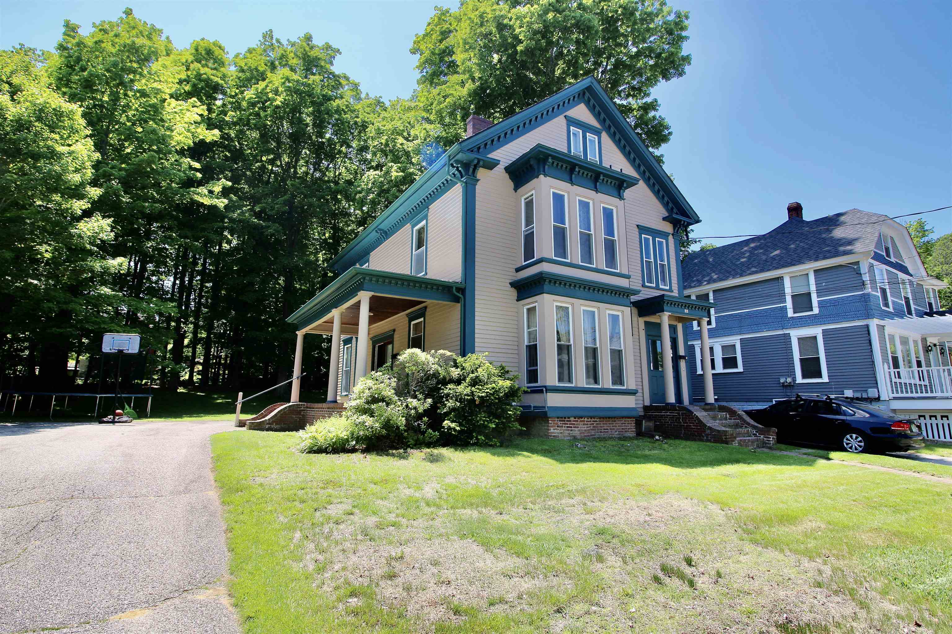 22 Maple St, Somersworth, NH 03878