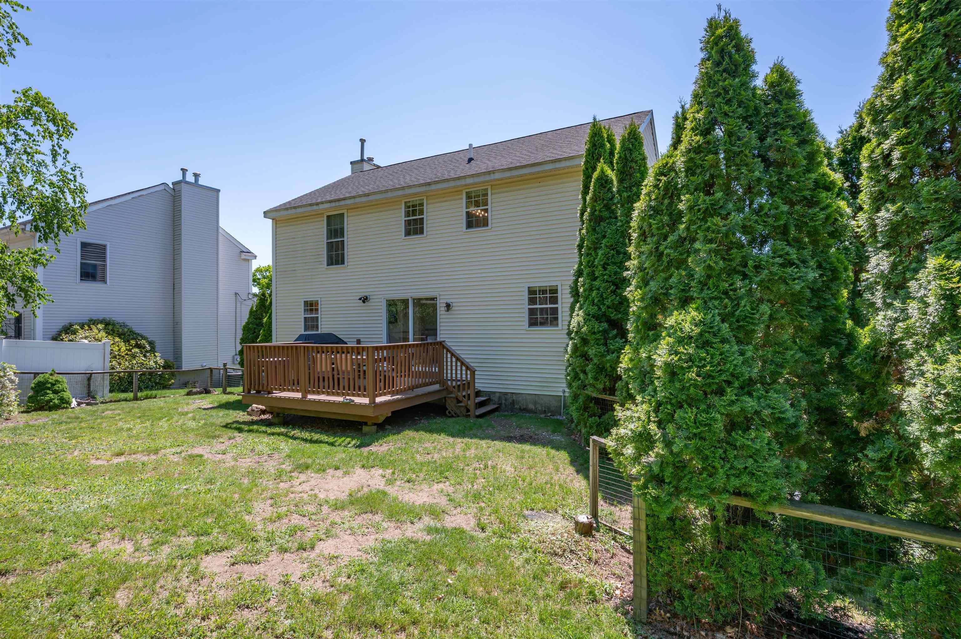 335 Wellington Hill Rd, Manchester, NH 03104