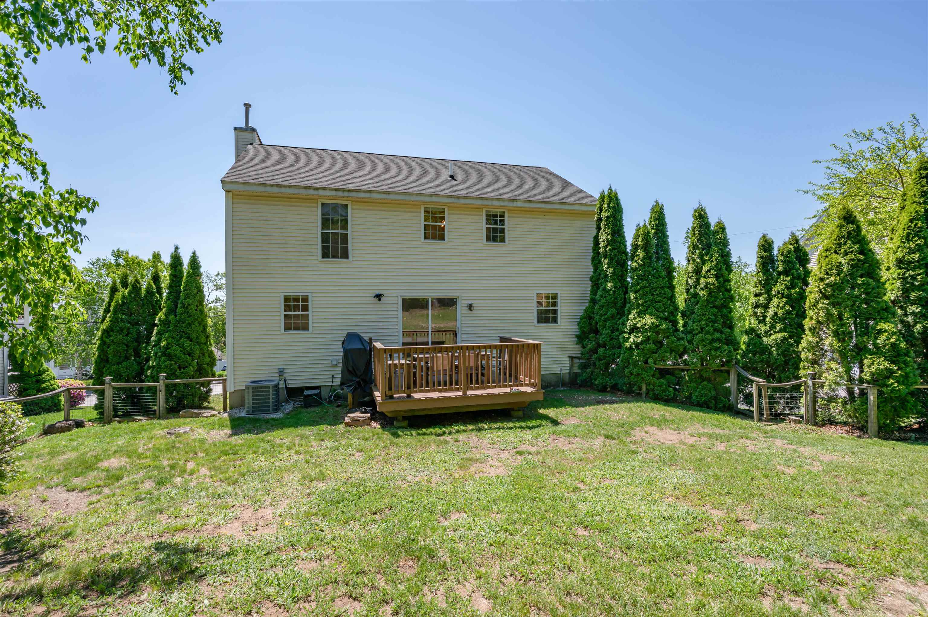 335 Wellington Hill Rd, Manchester, NH 03104