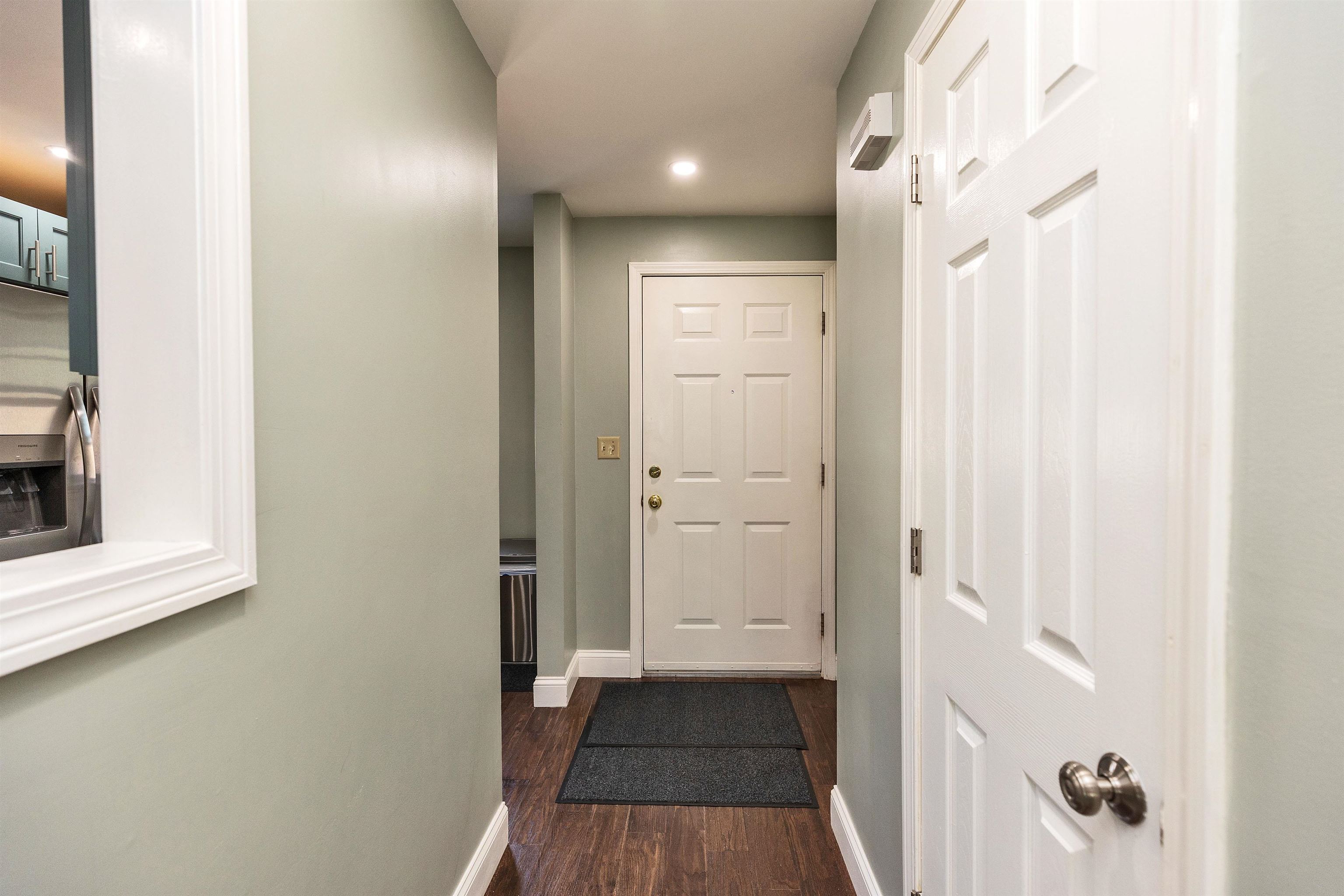 136 Fox Hollow Way, Manchester, NH 03104