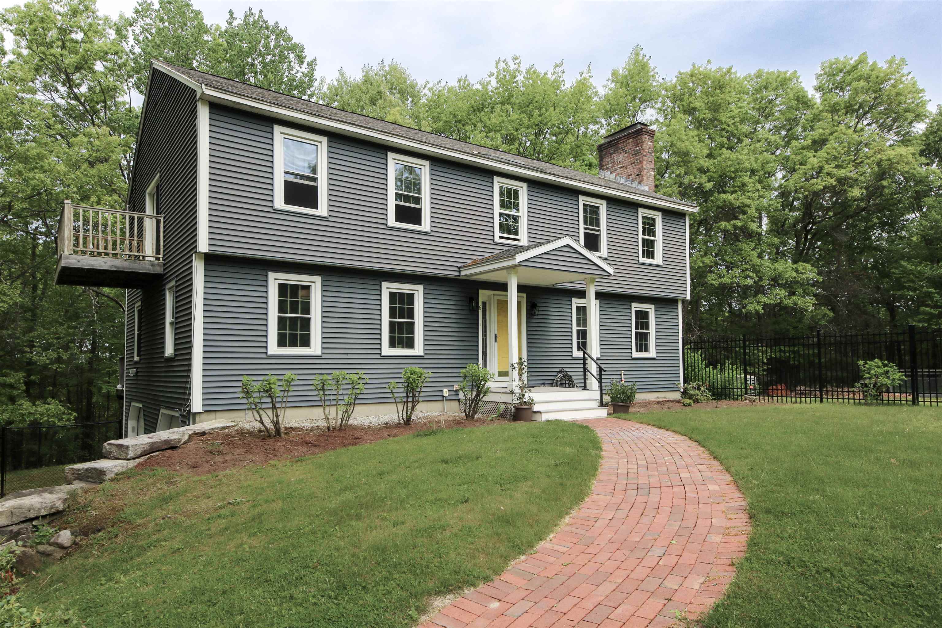 6 Maryann Ln, Merrimack, NH 03054