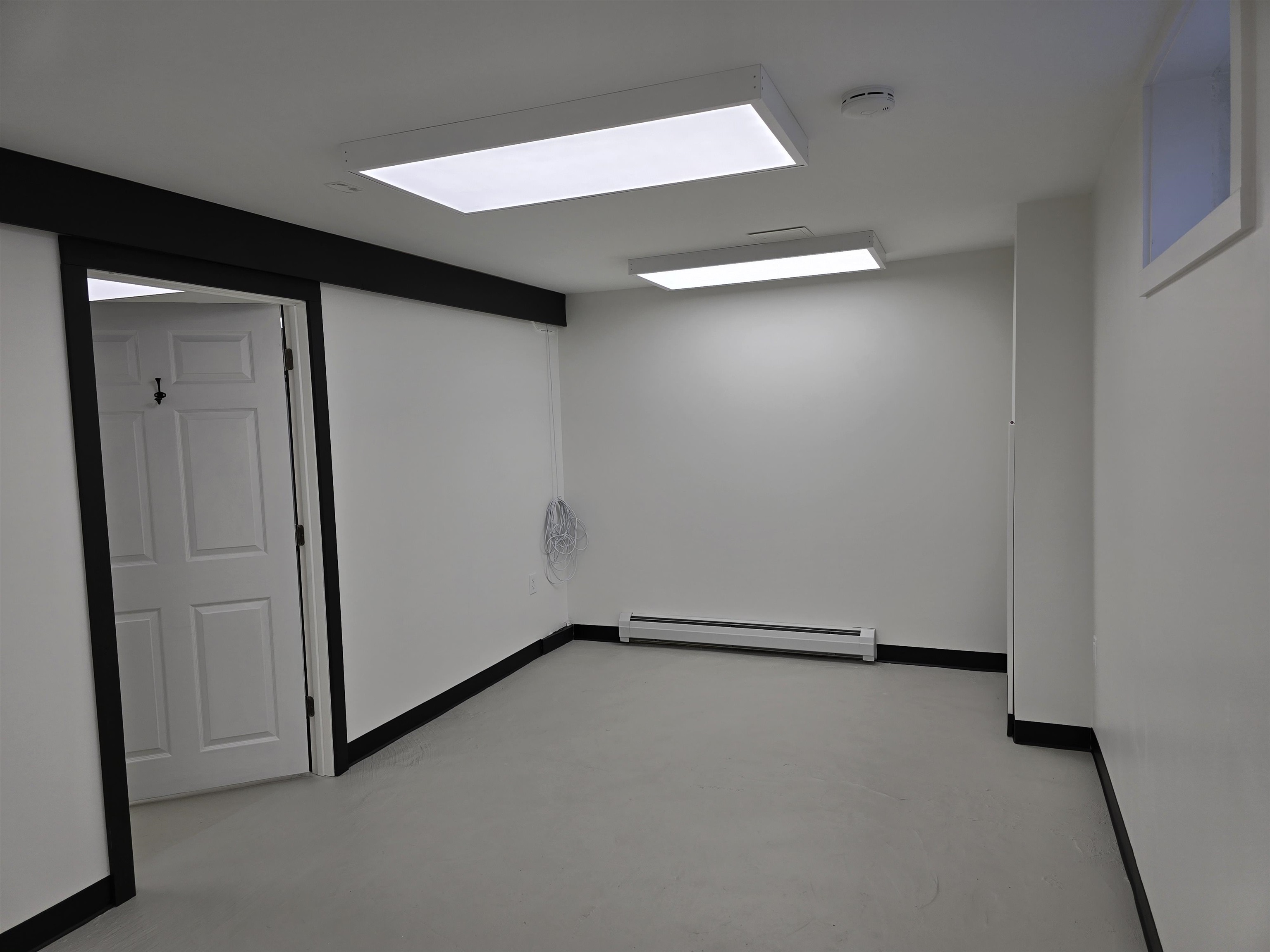 Finished bsmt office spaces