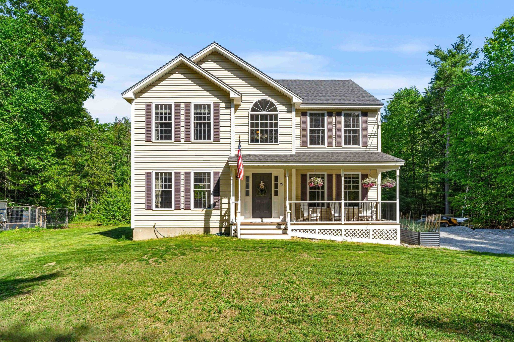 28 Rossdale Ln, Weare, NH 03281