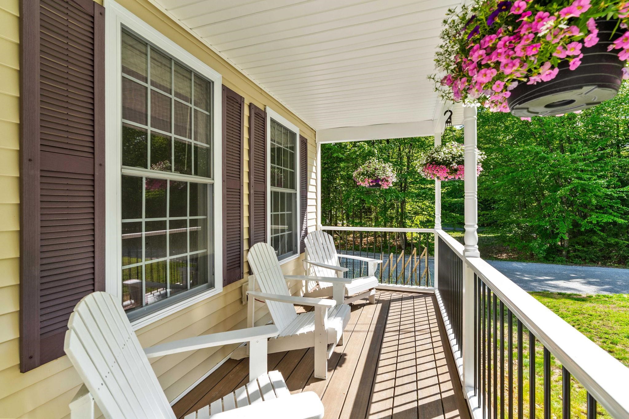 28 Rossdale Ln, Weare, NH 03281
