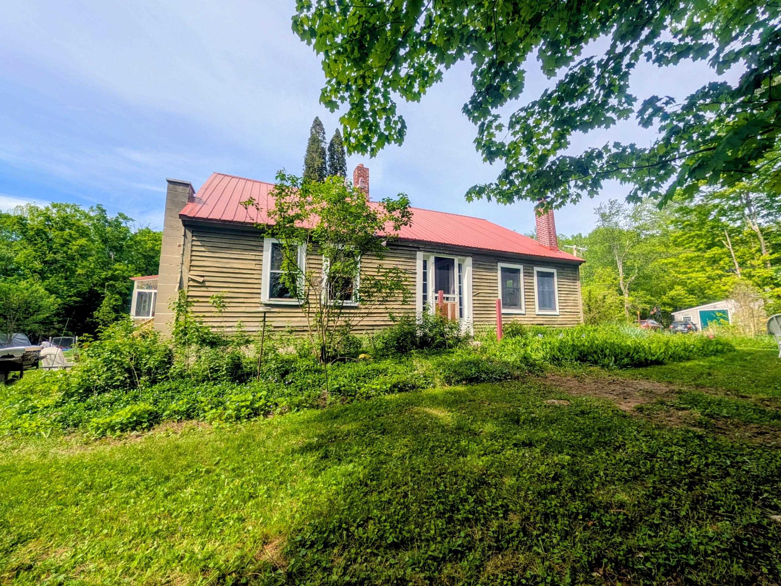 40 Old Deerfield Rd, Candia, NH 03034