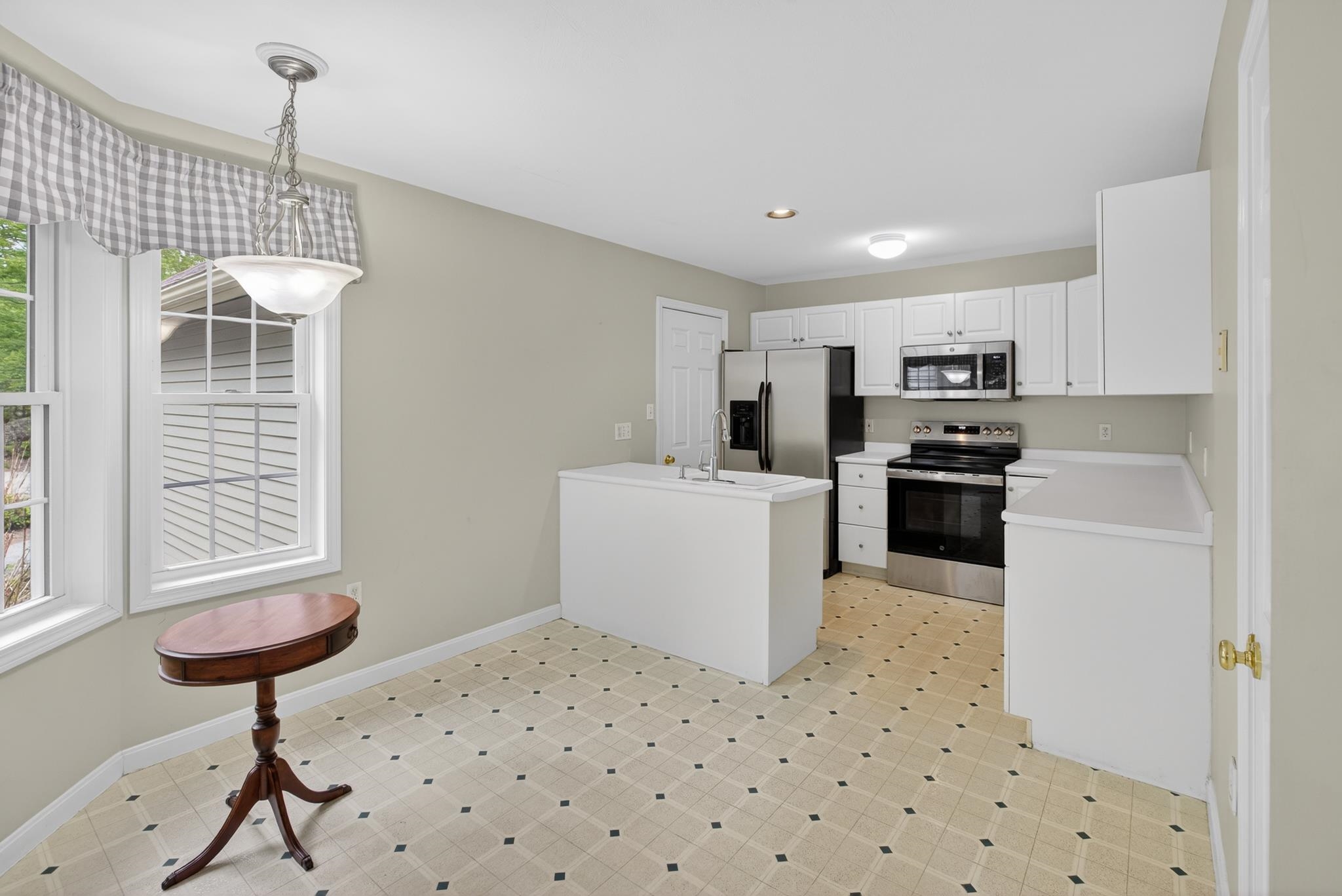 1465 Hooksett Rd, Hooksett, NH 03106