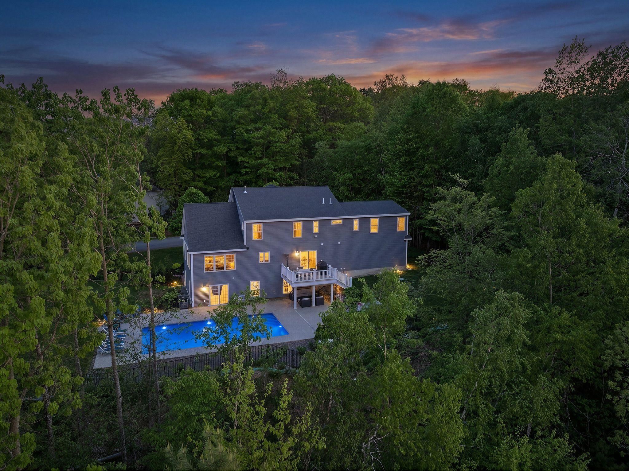12 Long Hill Rd, Stratham, NH 03885