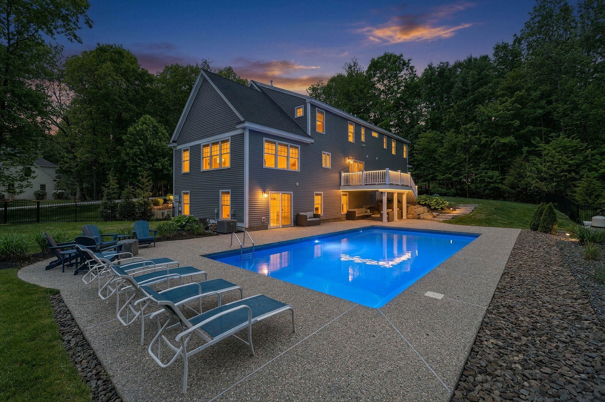 12 Long Hill Rd, Stratham, NH 03885