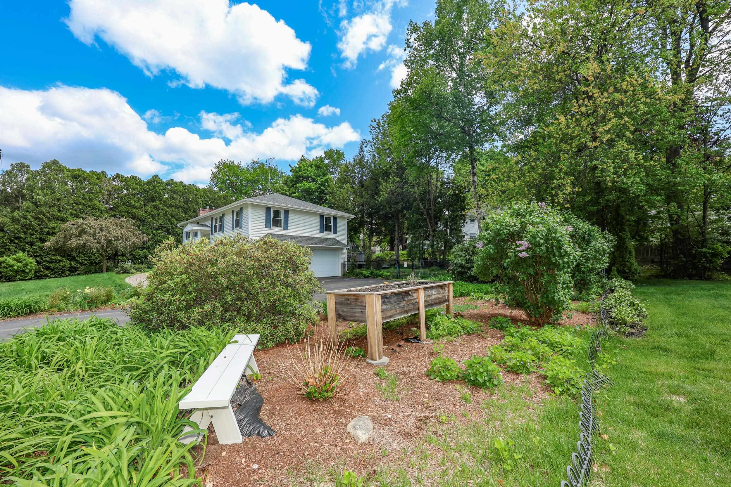401 N Gate Rd, Manchester, NH 03104