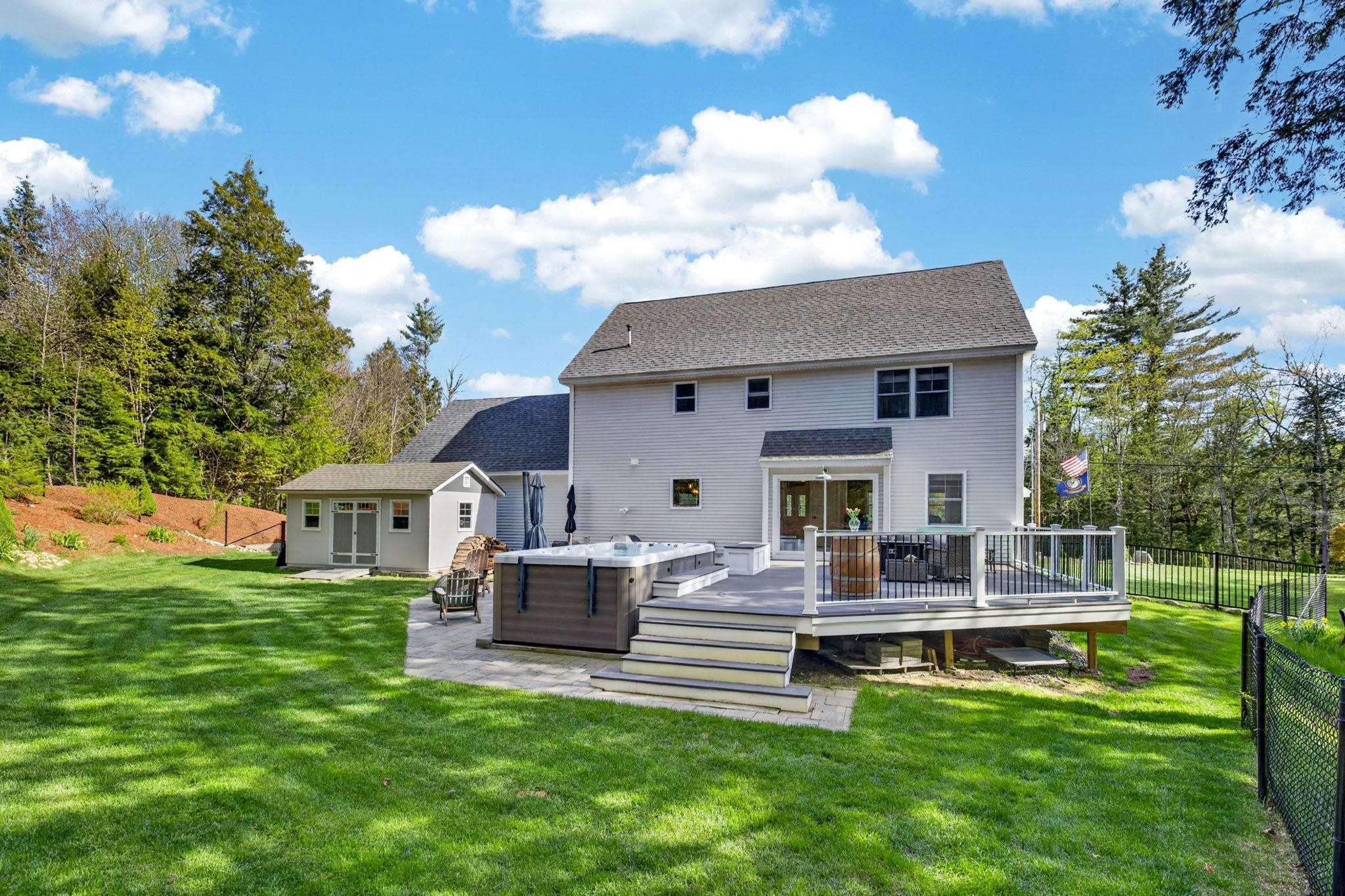 21 N Mason Rd, Brookline, NH 03033