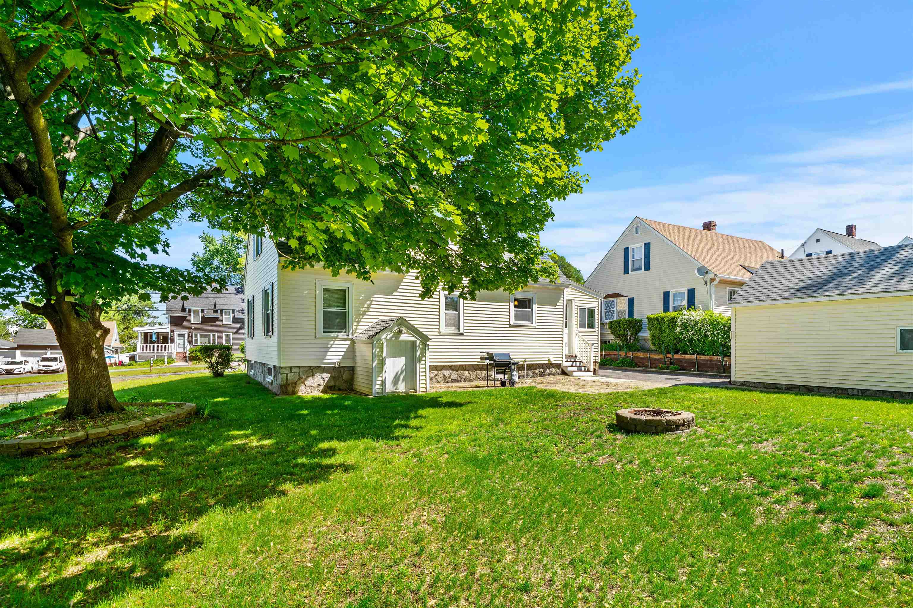 267 Cilley Rd, Manchester, NH 03103