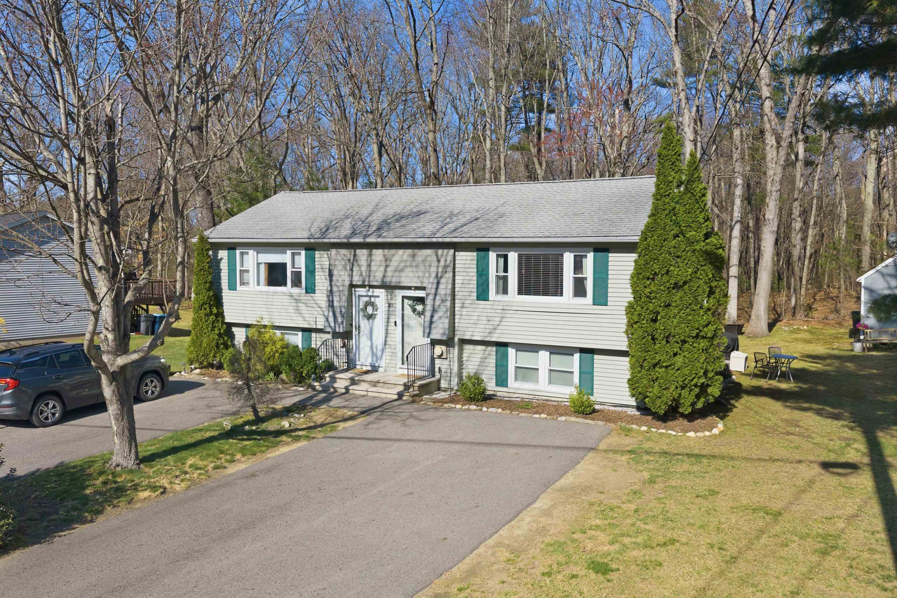22 Derryfield Rd, Derry, NH 03038