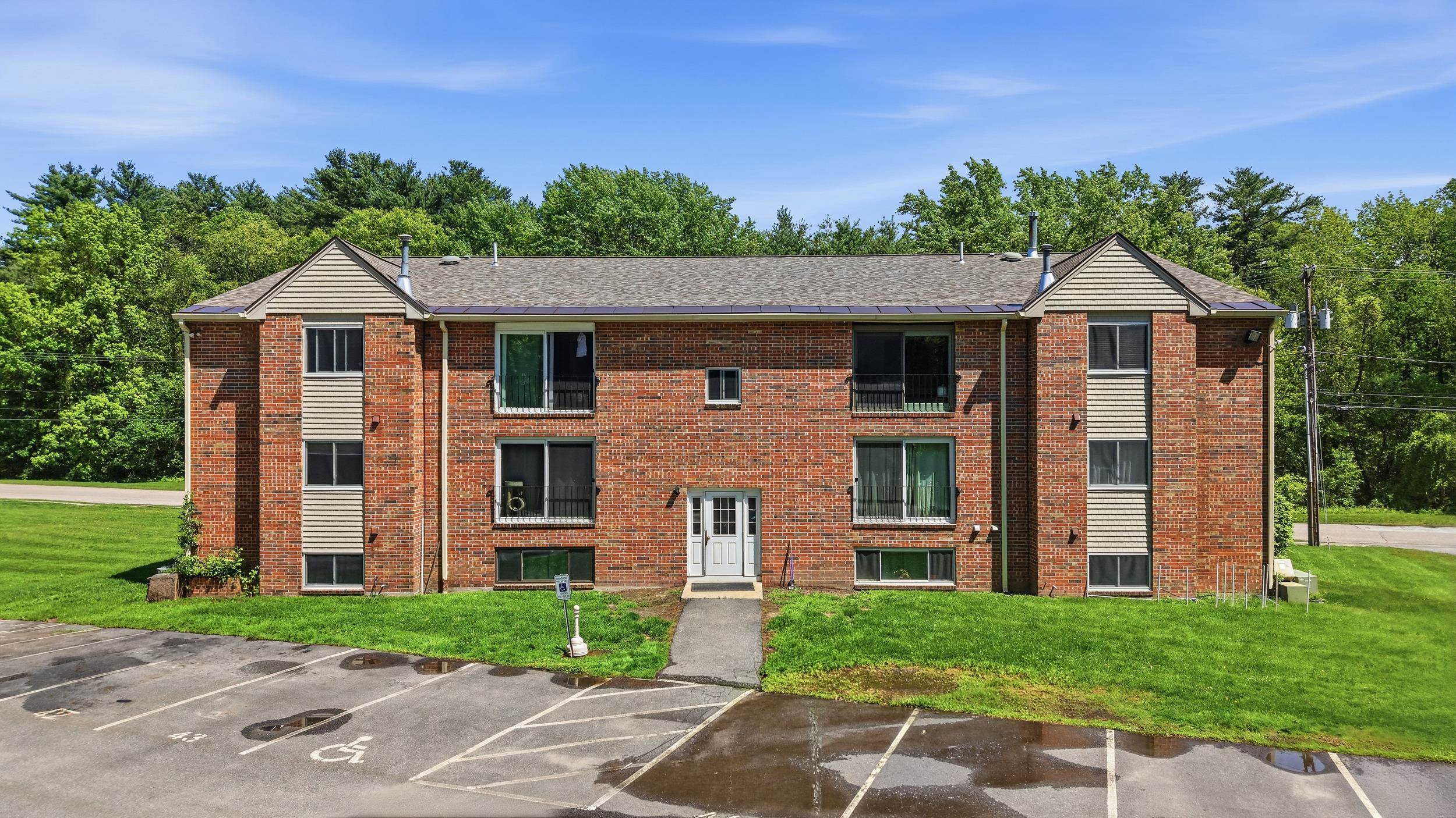 2 Brookside Dr #11, Exeter, NH 03833