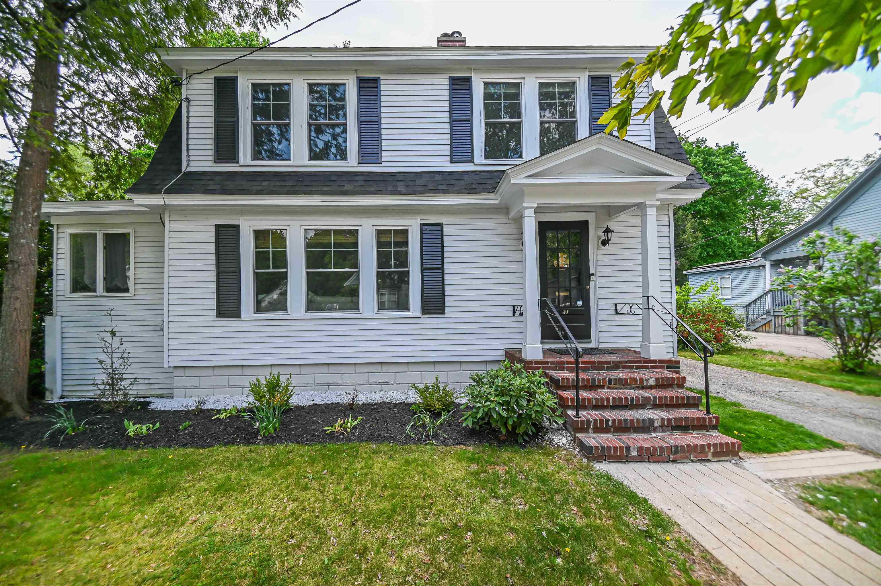 30 Broad St, Rochester, NH 03867