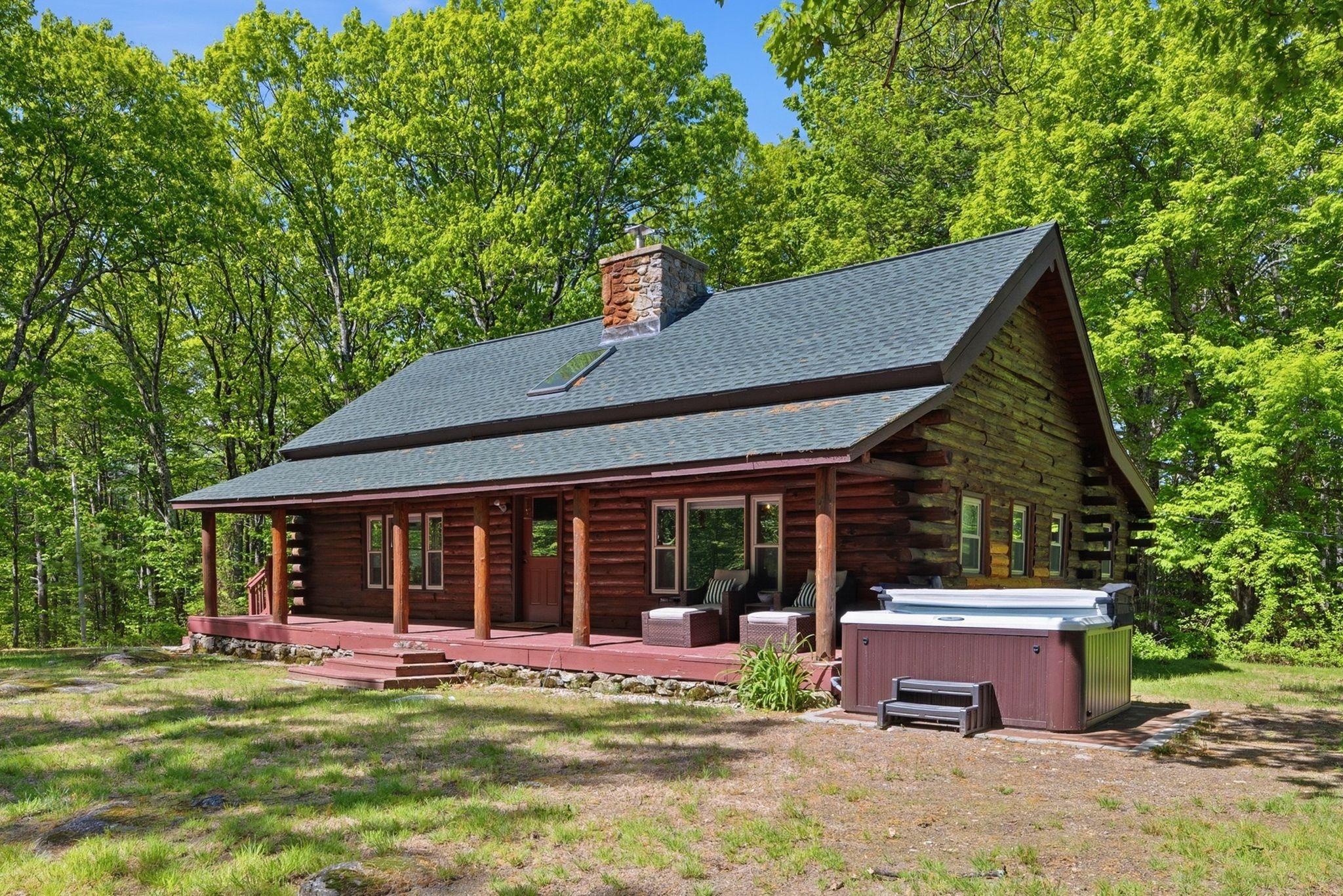 549 Barnard Hill Rd, Weare, NH 03281