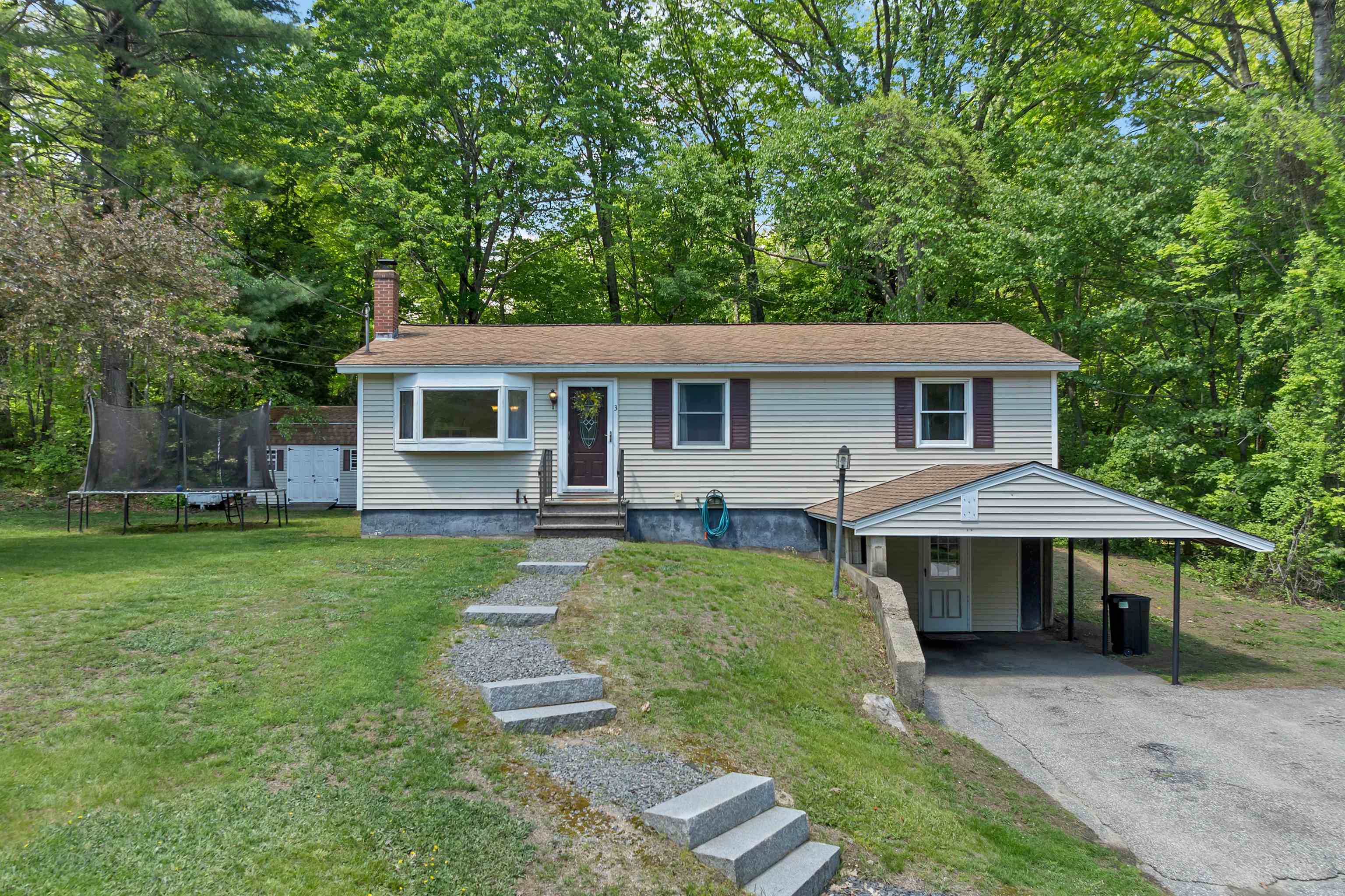 3 Forest Ln, Boscawen, NH 03303