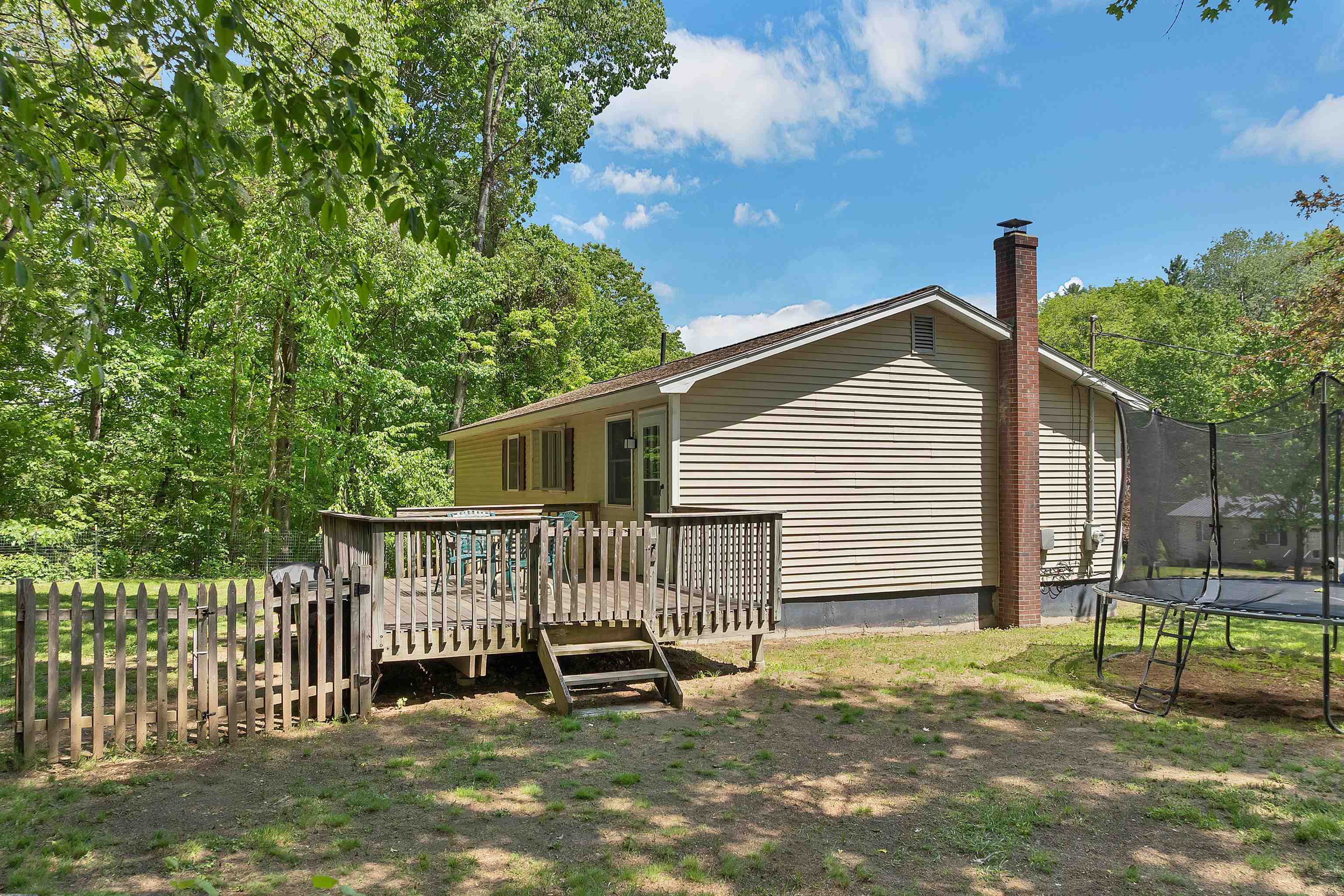 3 Forest Ln, Boscawen, NH 03303