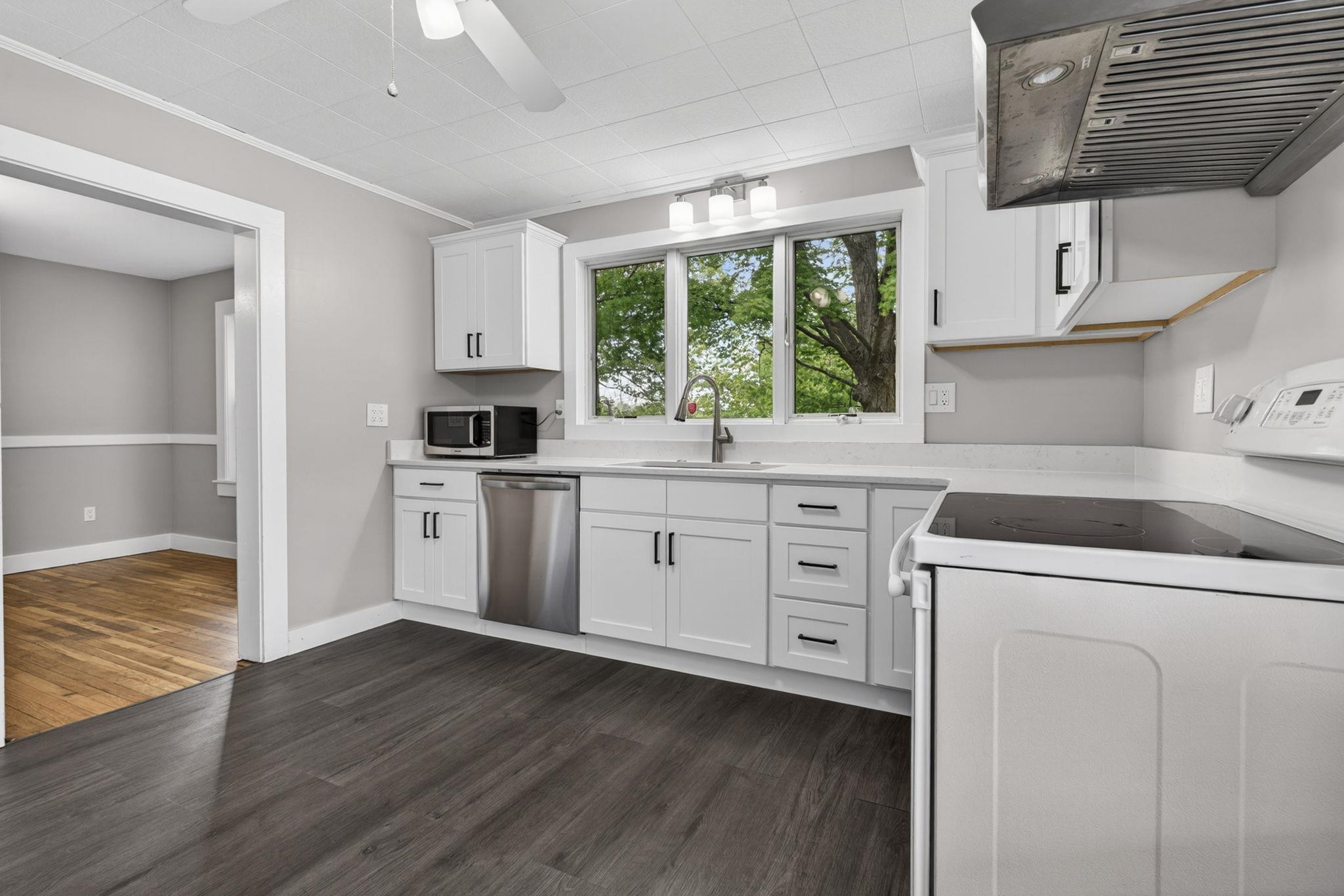 58 Lowell Rd, Hudson, NH 03051