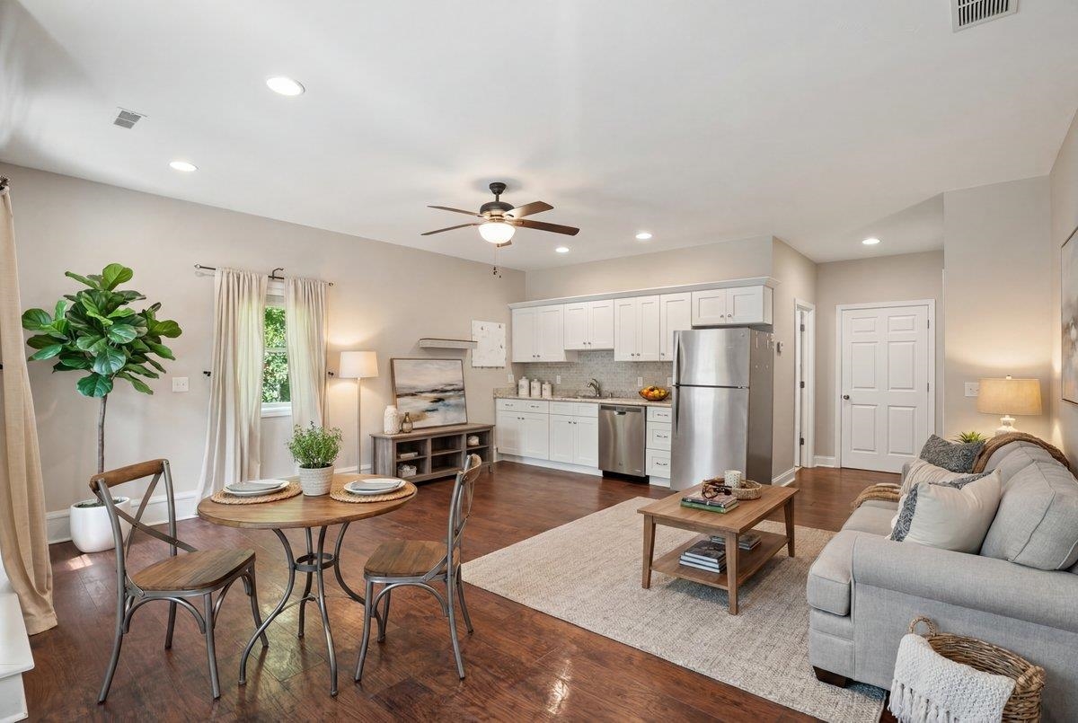 5 Spring Hill Rd, Bedford, NH 03110