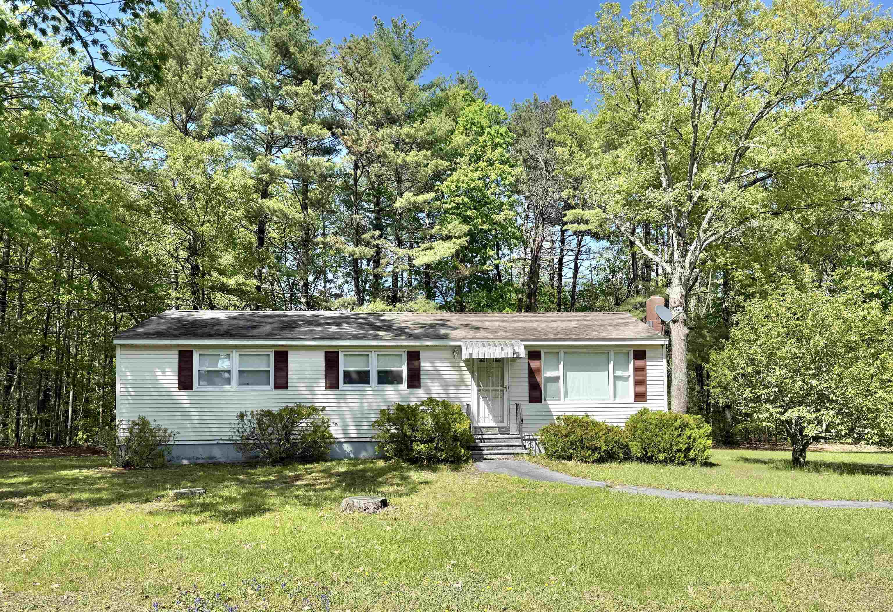4 Rita Ave, Pelham, NH 03076