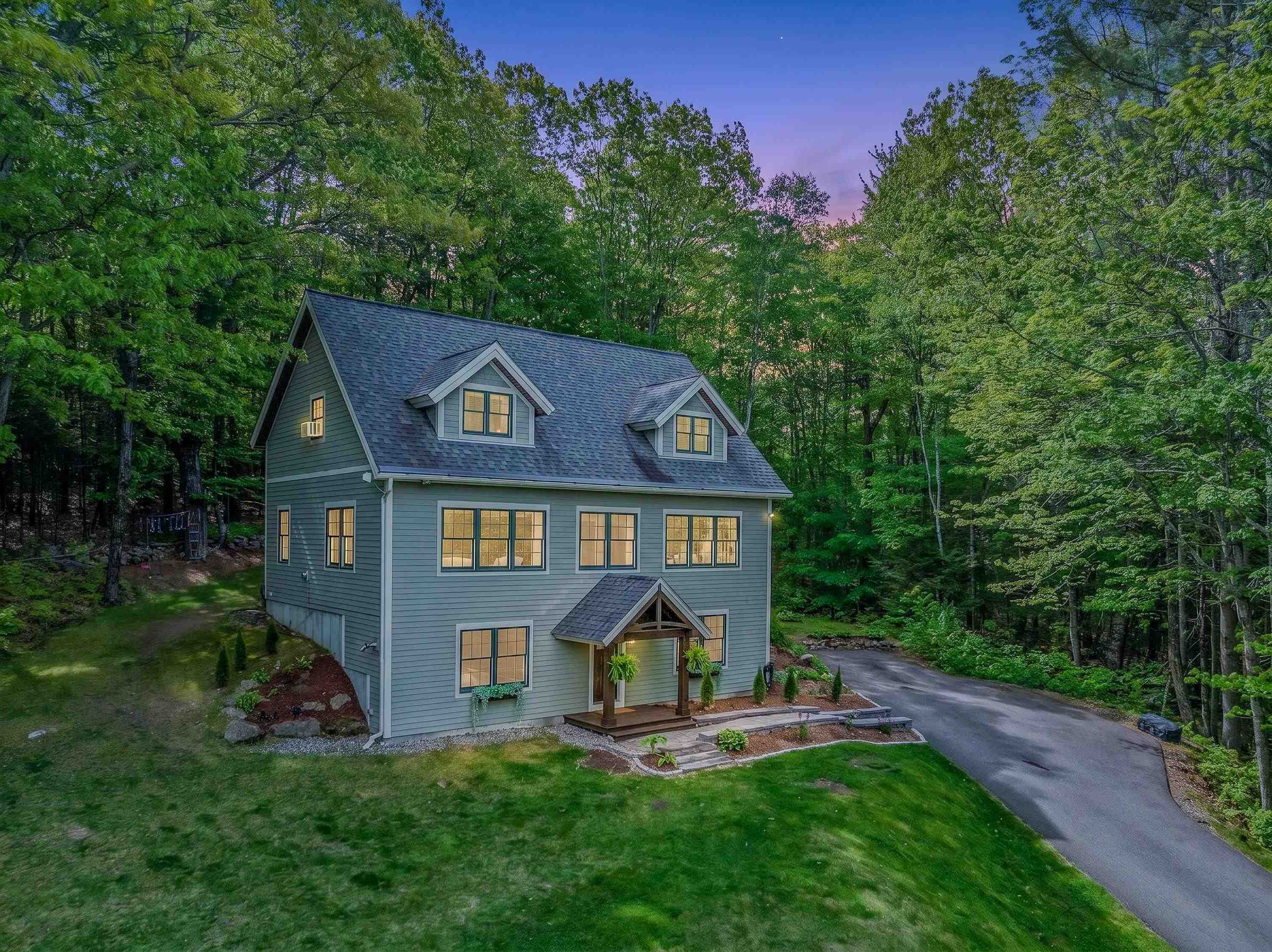 48 Meadow Ln, Campton, NH 03223
