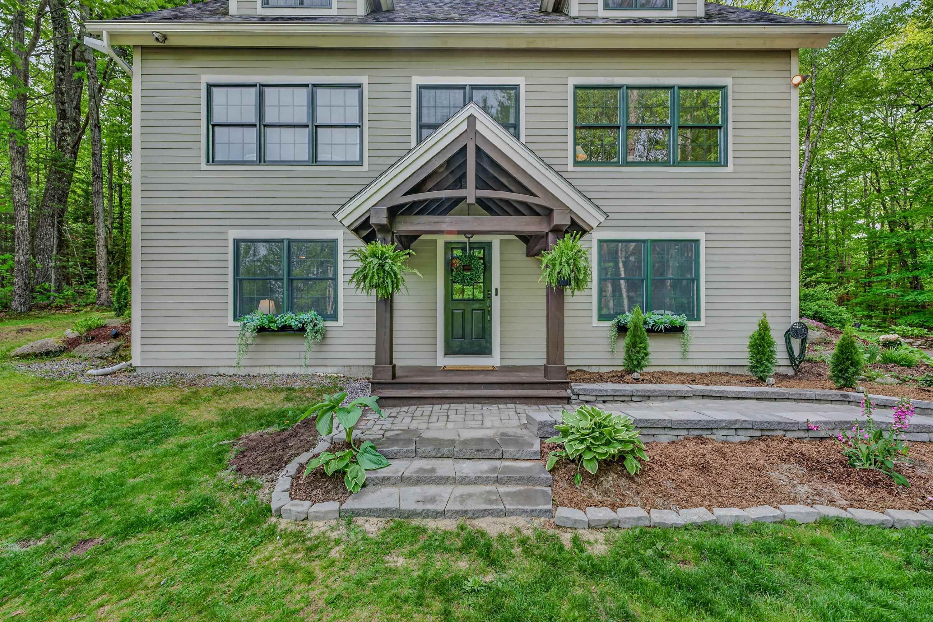 48 Meadow Ln, Campton, NH 03223
