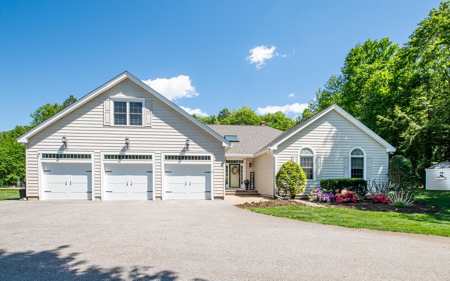 32 Mcintosh Rd, Danville, NH 03819