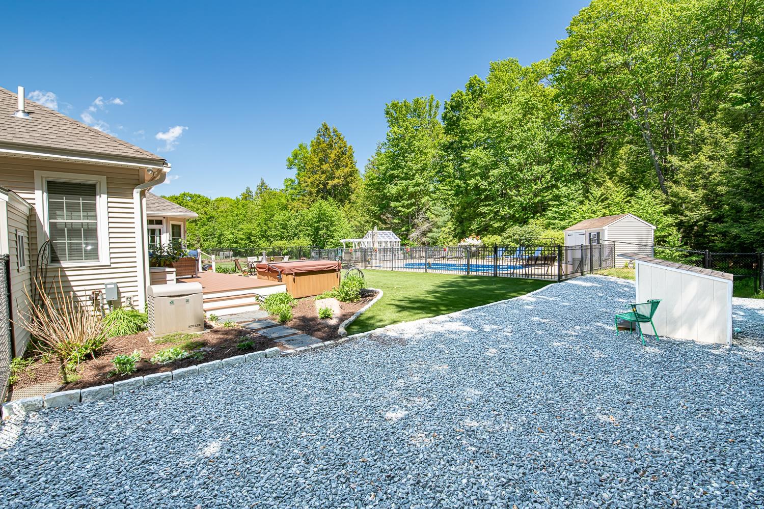 32 Mcintosh Rd, Danville, NH 03819