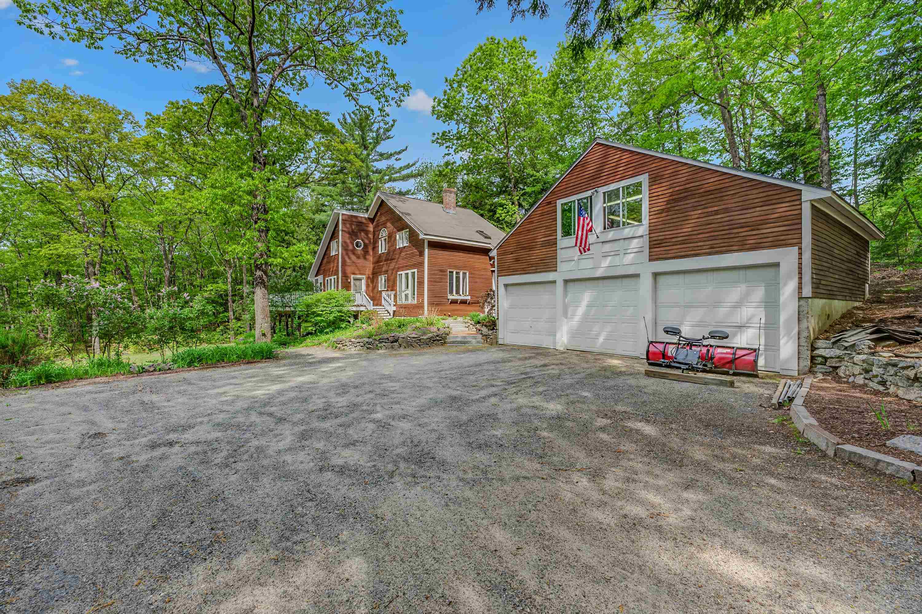 34 Sunrise Cir, Plymouth, NH 03264