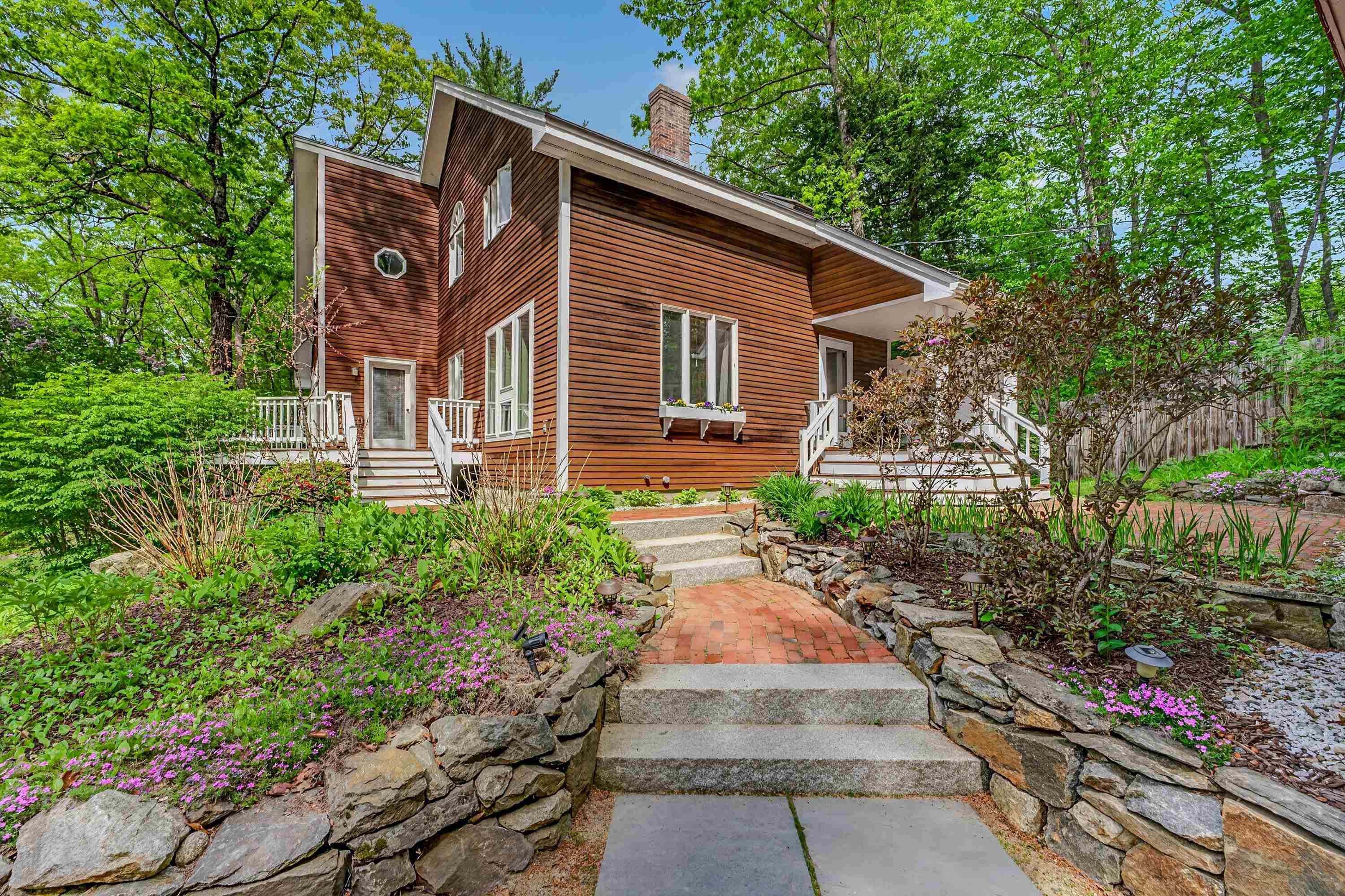 34 Sunrise Cir, Plymouth, NH 03264
