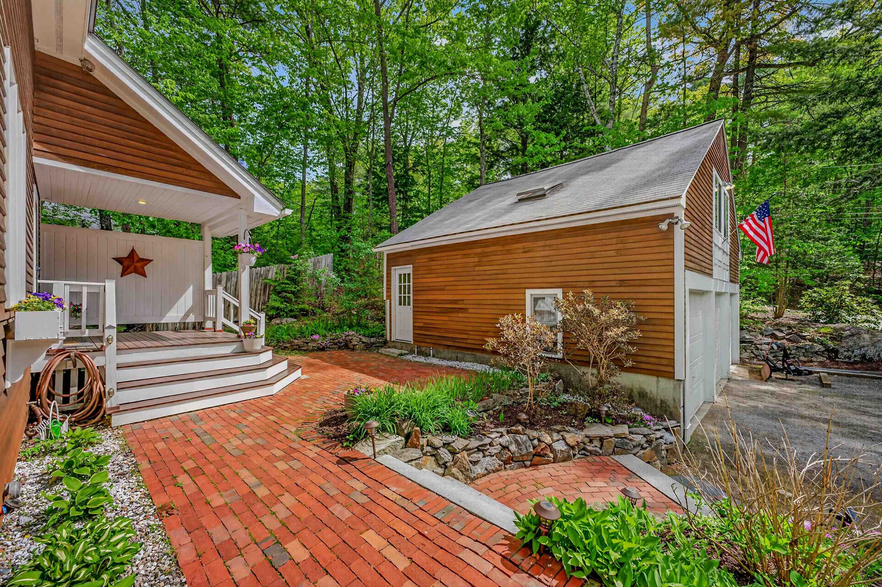 34 Sunrise Cir, Plymouth, NH 03264